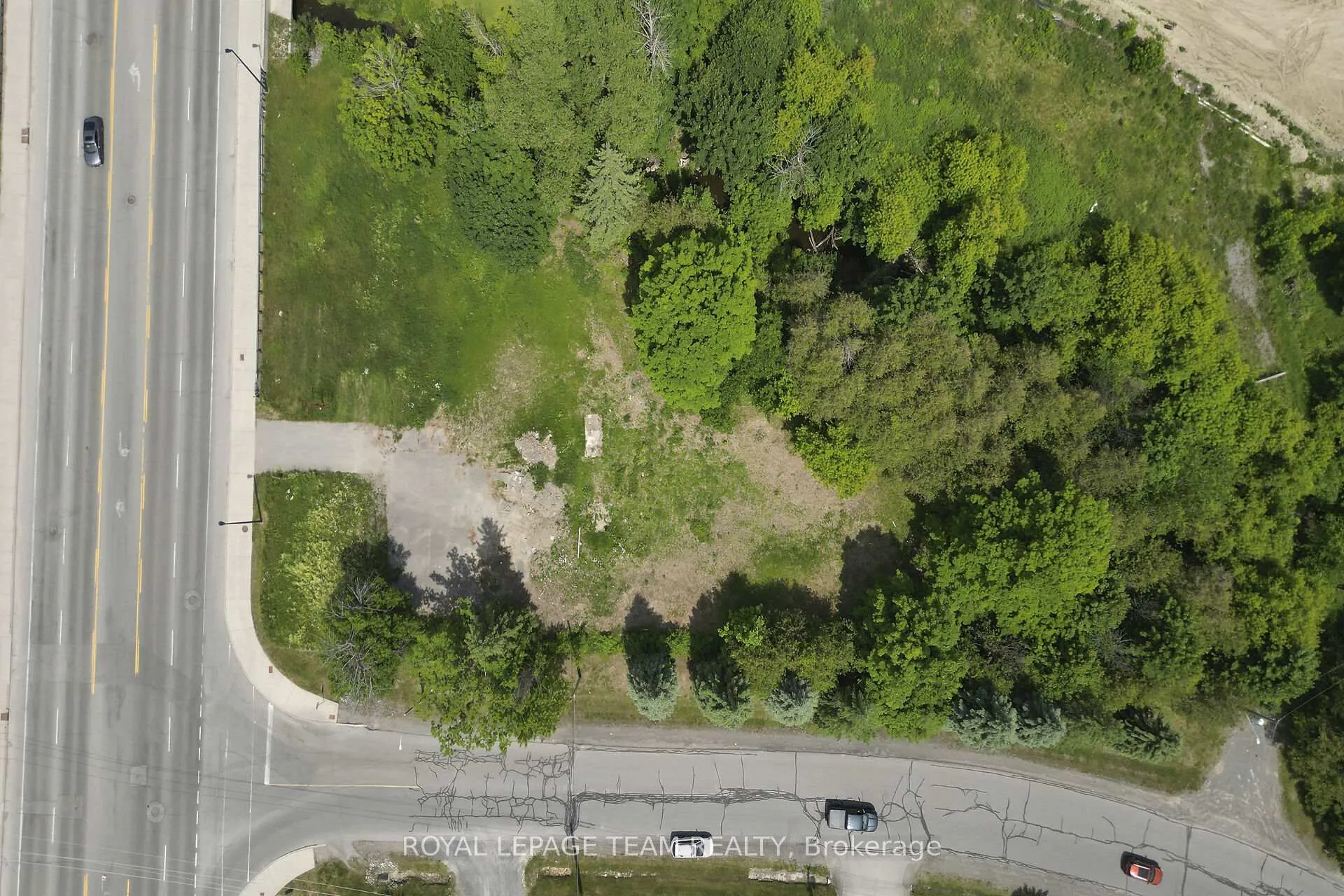 Photo 3 of 5830 Hazeldean Road, Ottawa, Fringewood — HOMEH