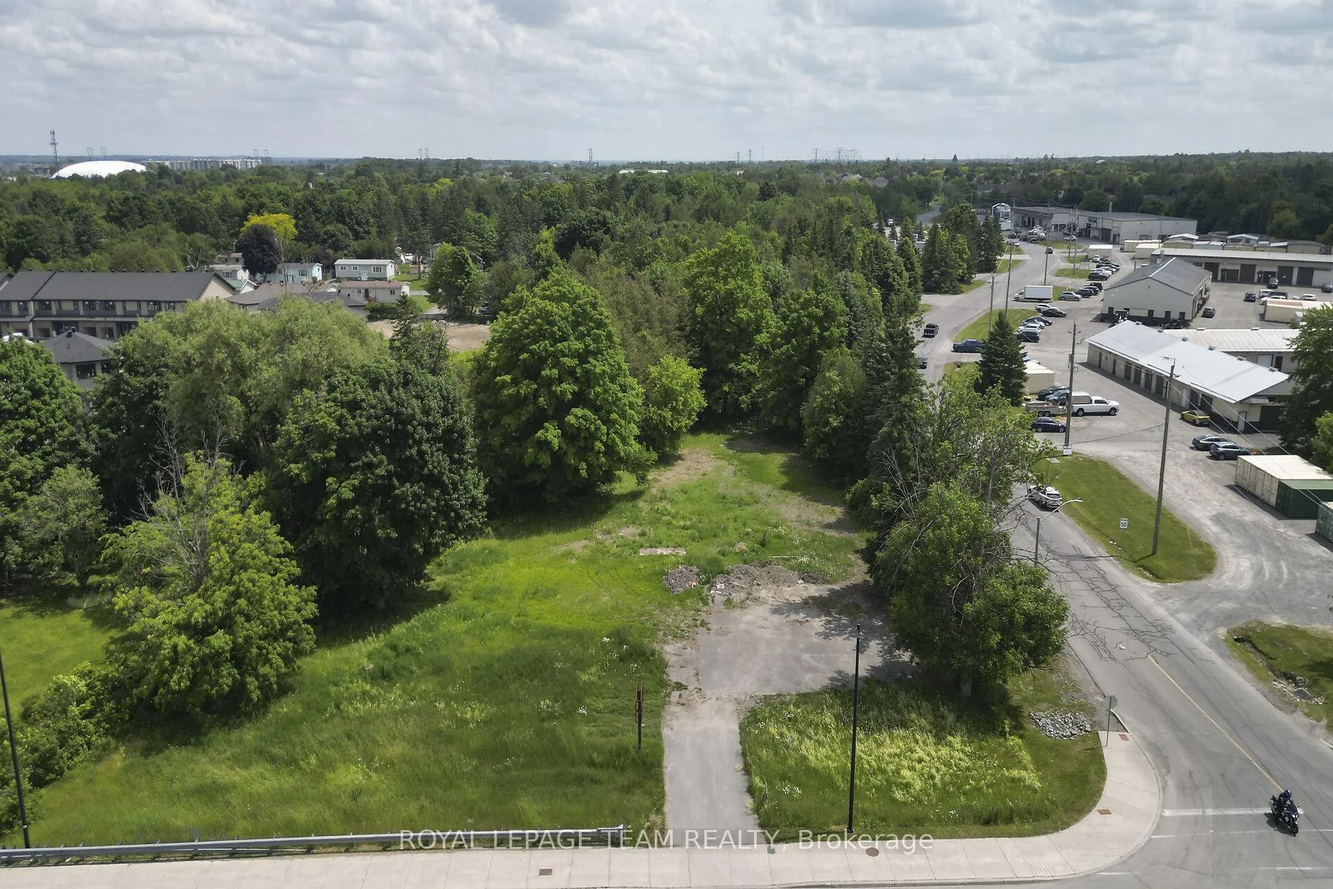 Photo 6 of 5830 Hazeldean Road, Ottawa, Fringewood — HOMEH