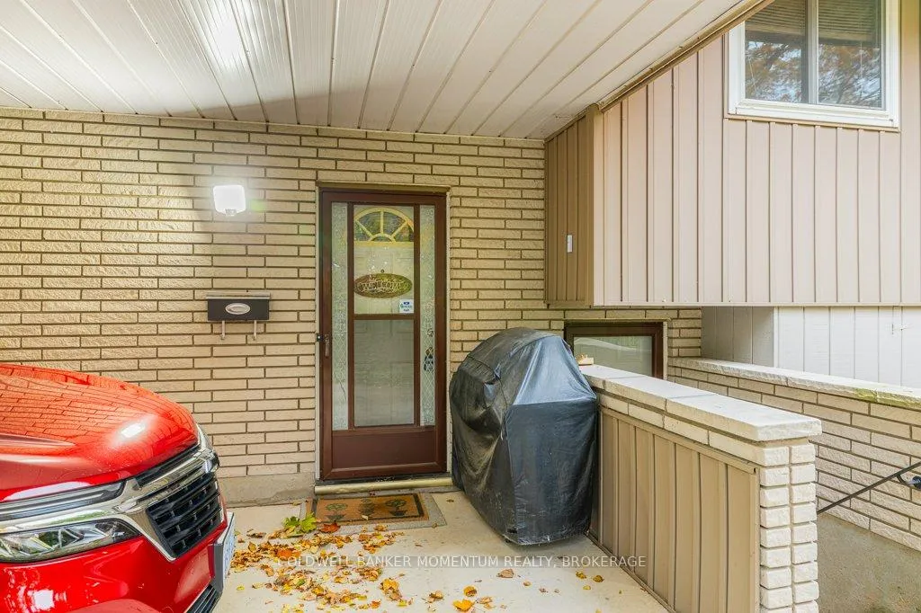 Photo 5 of 7 Brookbanks Drive N, St. Catharines, Lakeport — HOMEH
