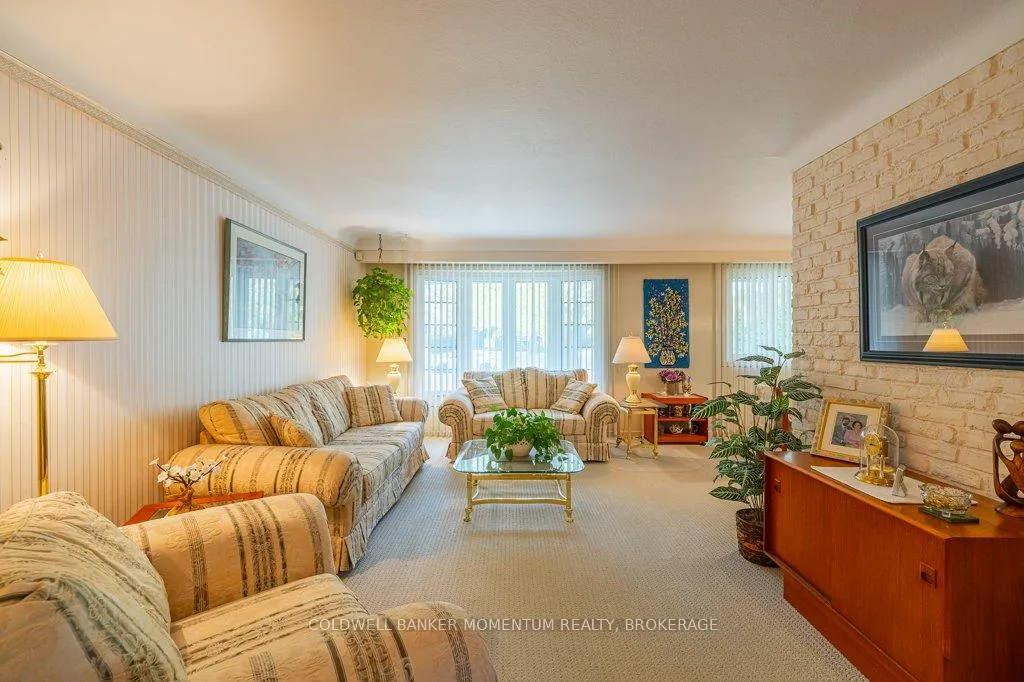Photo 8 of 7 Brookbanks Drive N, St. Catharines, Lakeport — HOMEH