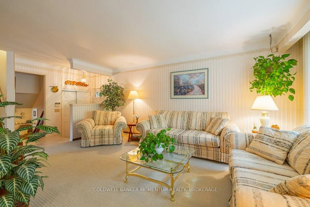 Photo 11 of 7 Brookbanks Drive N, St. Catharines, Lakeport — HOMEH