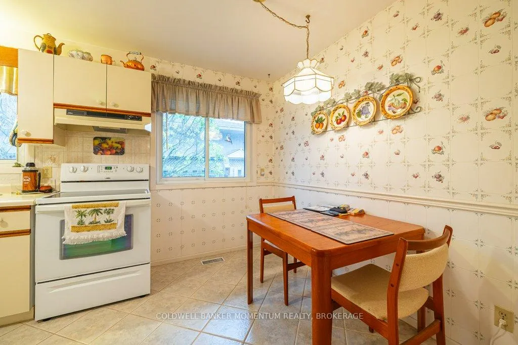 Photo 15 of 7 Brookbanks Drive N, St. Catharines, Lakeport — HOMEH