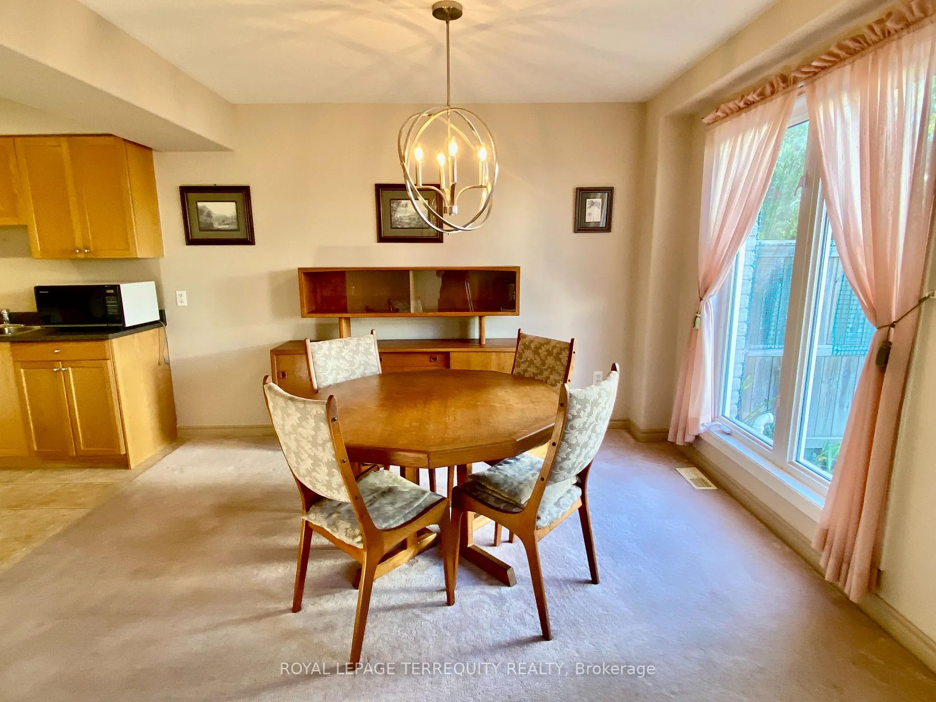 Photo 7 of 5 Silver Maple Crescent, Barrie, Holly — HOMEH