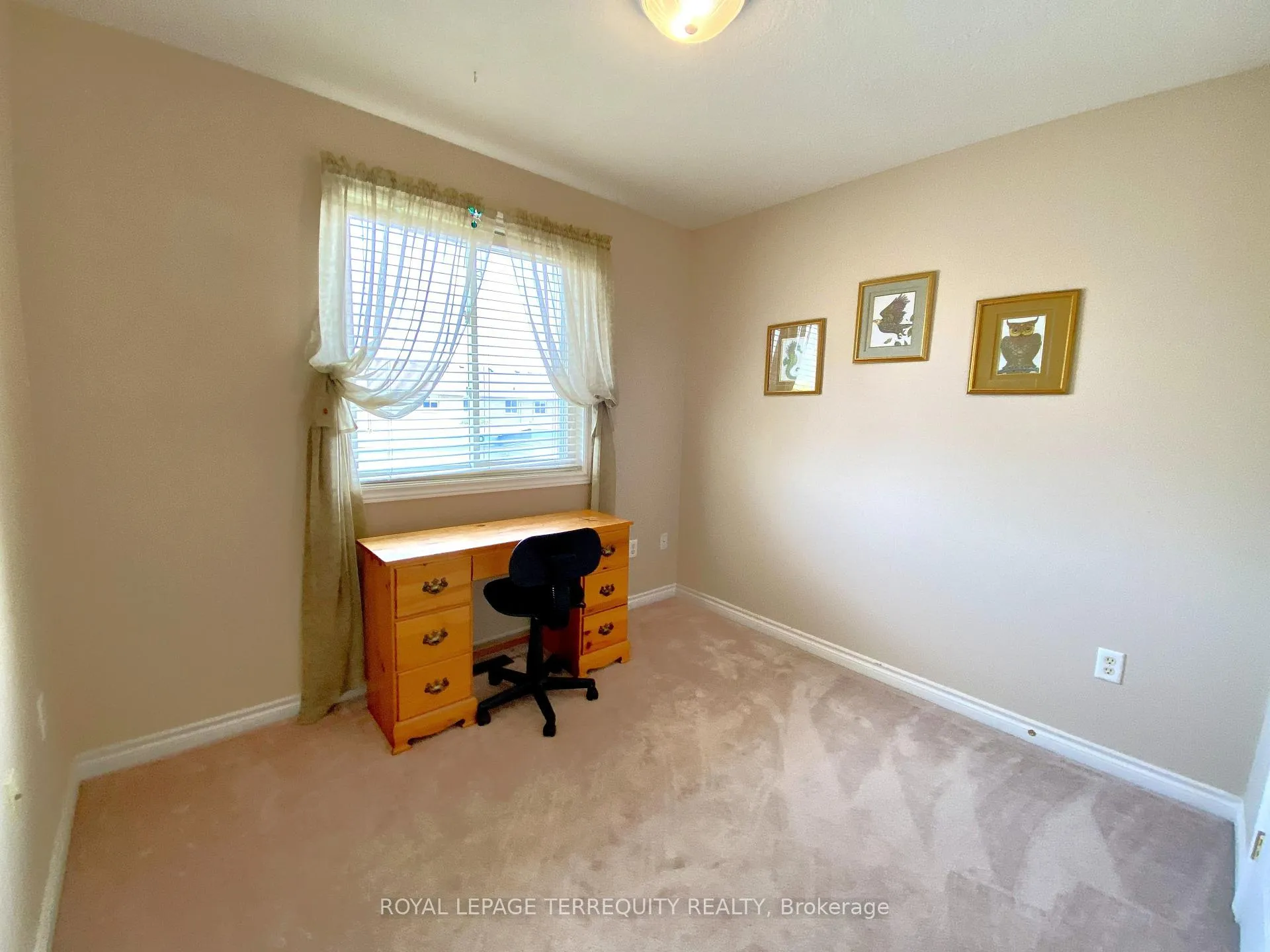 Photo 15 of 5 Silver Maple Crescent, Barrie, Holly — HOMEH
