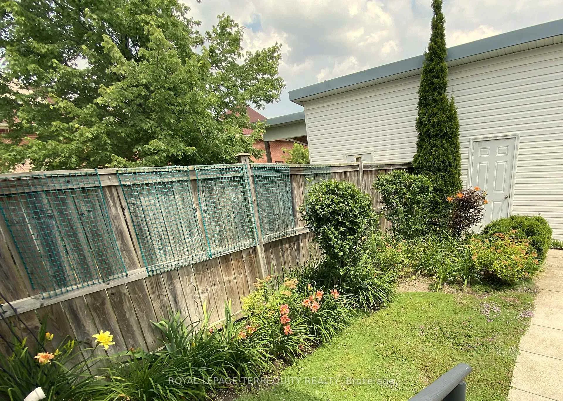 Photo 22 of 5 Silver Maple Crescent, Barrie, Holly — HOMEH