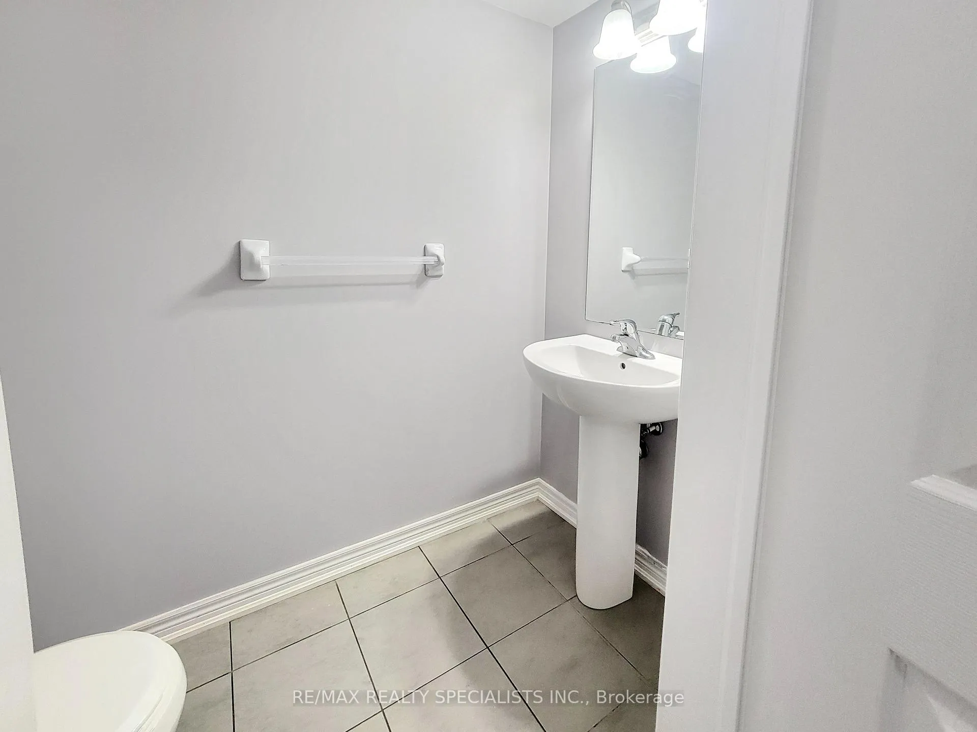 Photo 7 of Unit 2, 740 Linden Drive N, Cambridge, Preston Heights — HOMEH