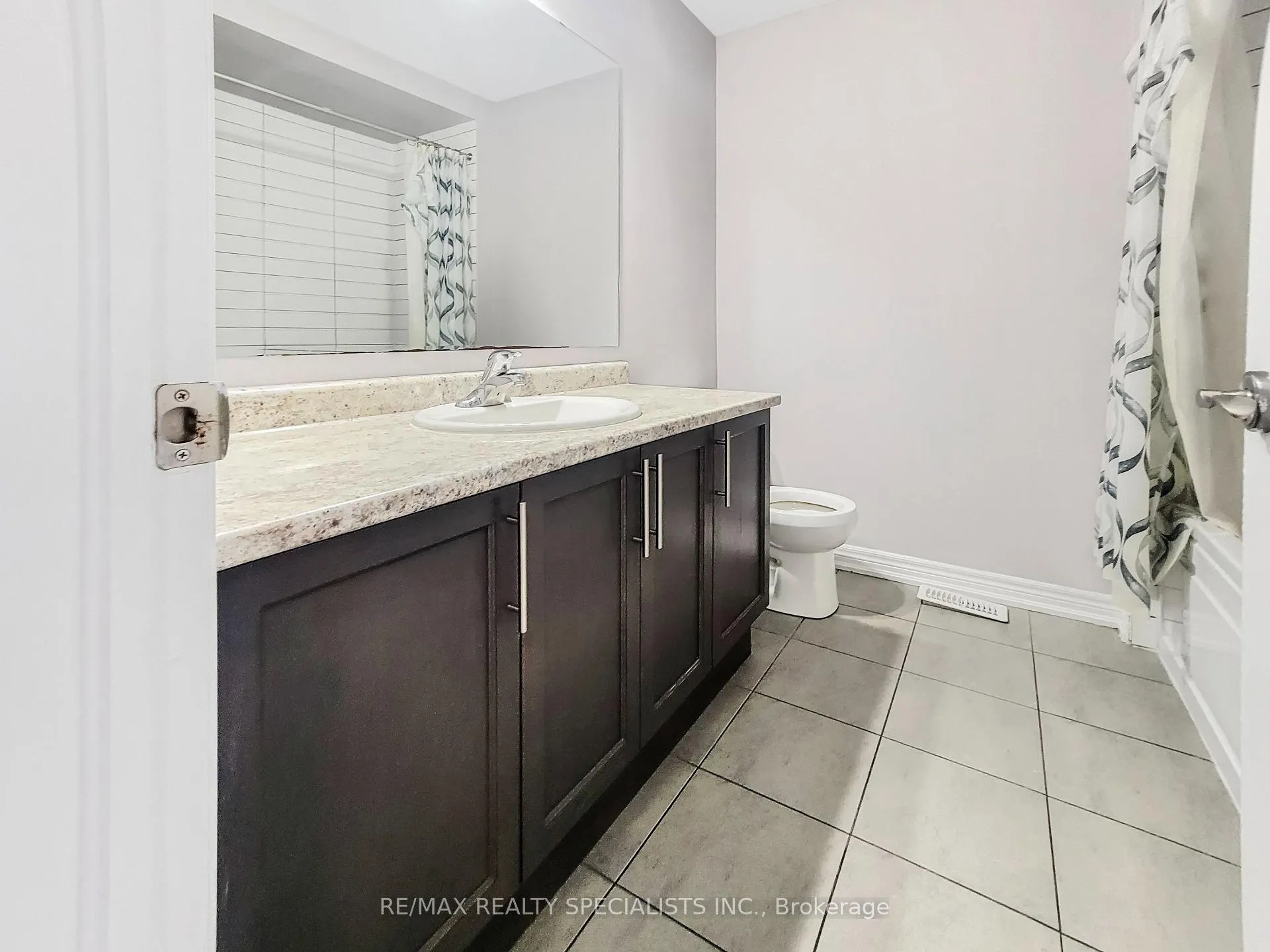 Photo 9 of Unit 2, 740 Linden Drive N, Cambridge, Preston Heights — HOMEH