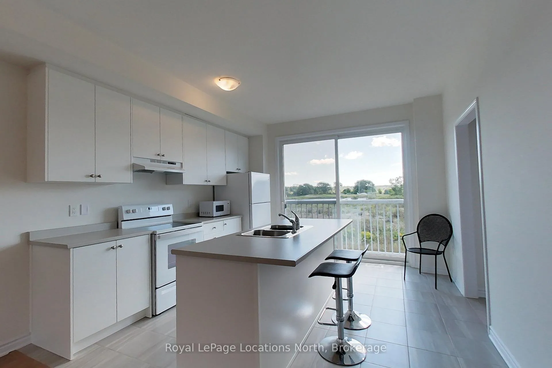 Photo 7 of 96 Sandhill Crane Drive, Wasaga Beach — HOMEH