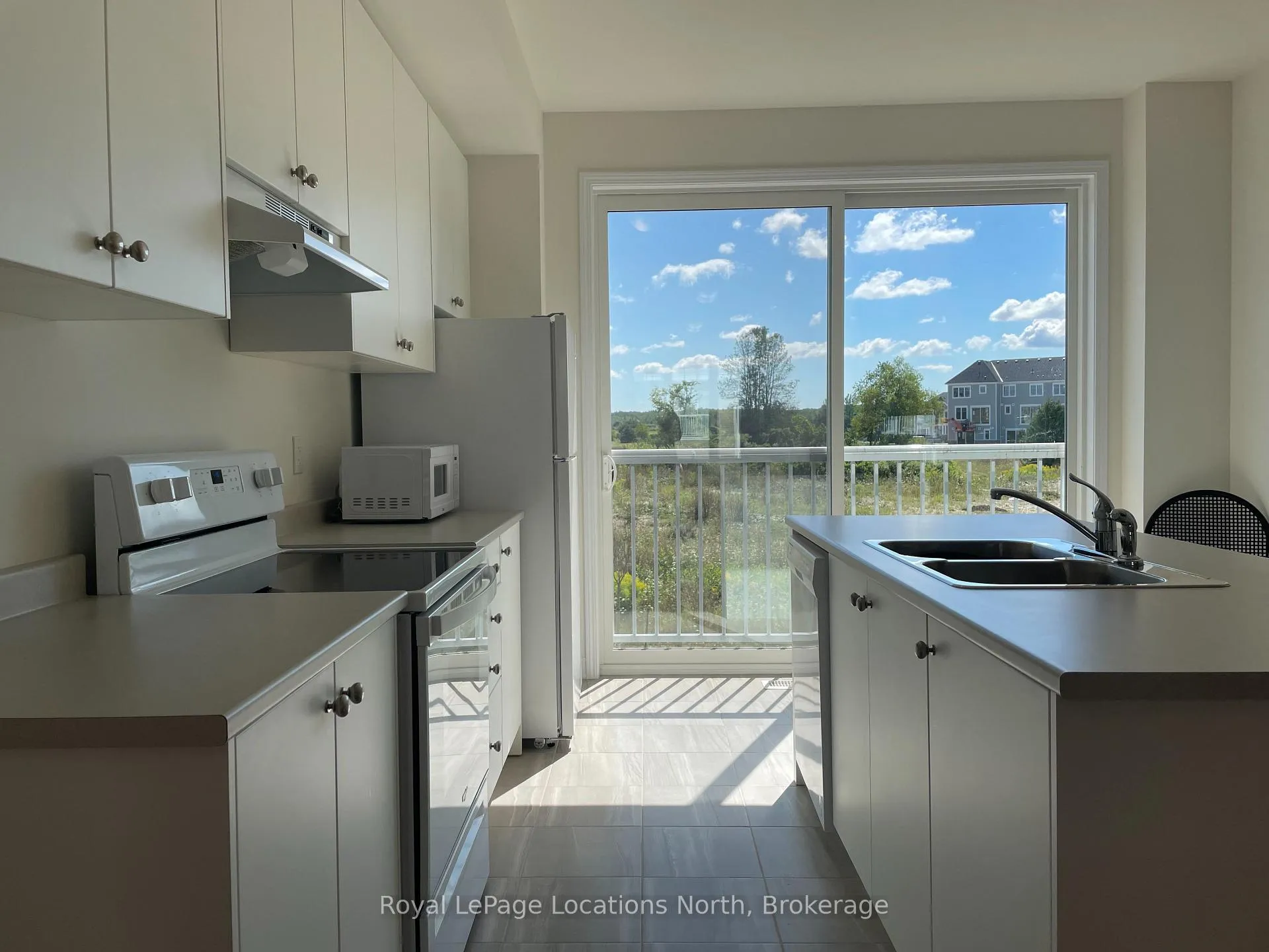 Photo 10 of 96 Sandhill Crane Drive, Wasaga Beach — HOMEH