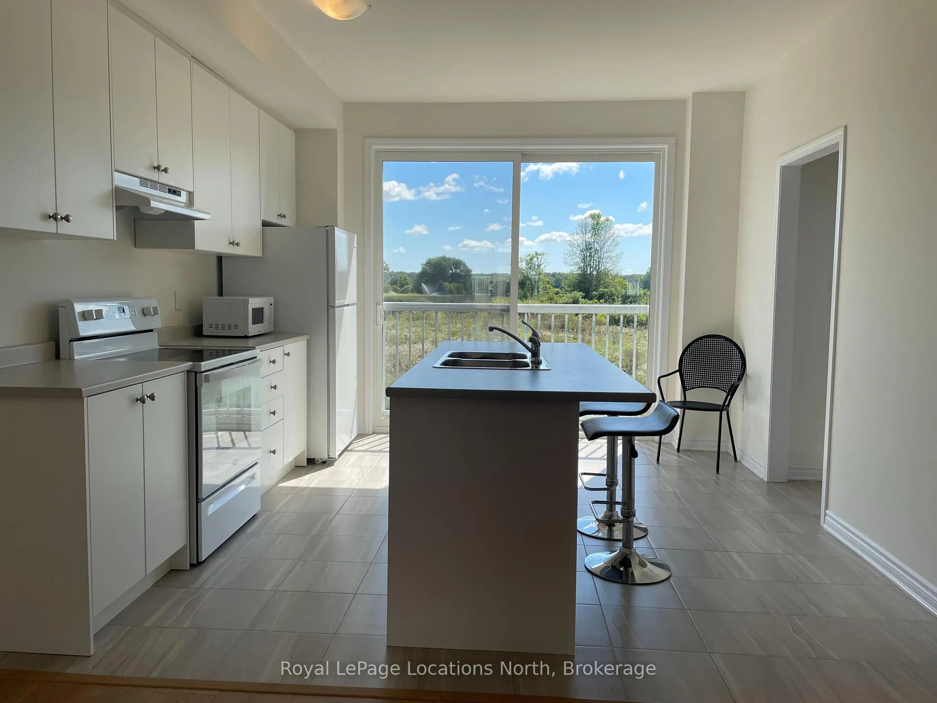 Photo 11 of 96 Sandhill Crane Drive, Wasaga Beach — HOMEH