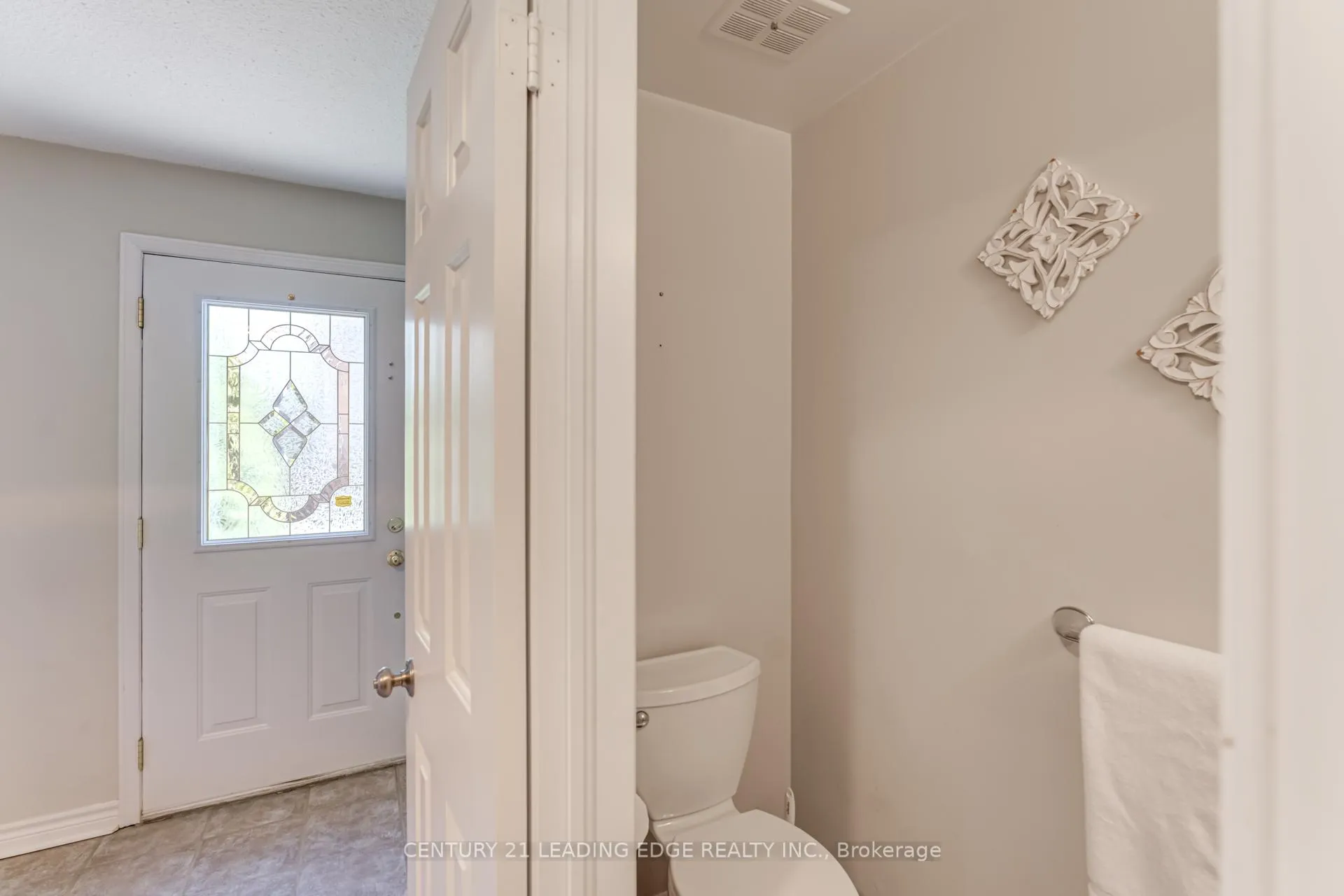 Photo 7 of Unit 12, 24 Hepworth Way, Markham, Markham Village — HOMEH