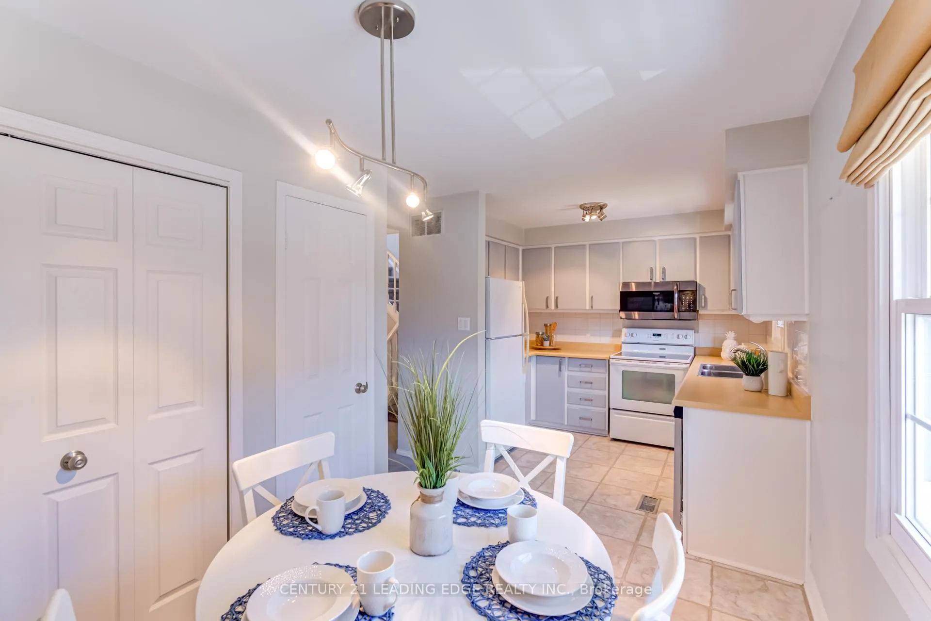 Photo 21 of Unit 12, 24 Hepworth Way, Markham, Markham Village — HOMEH