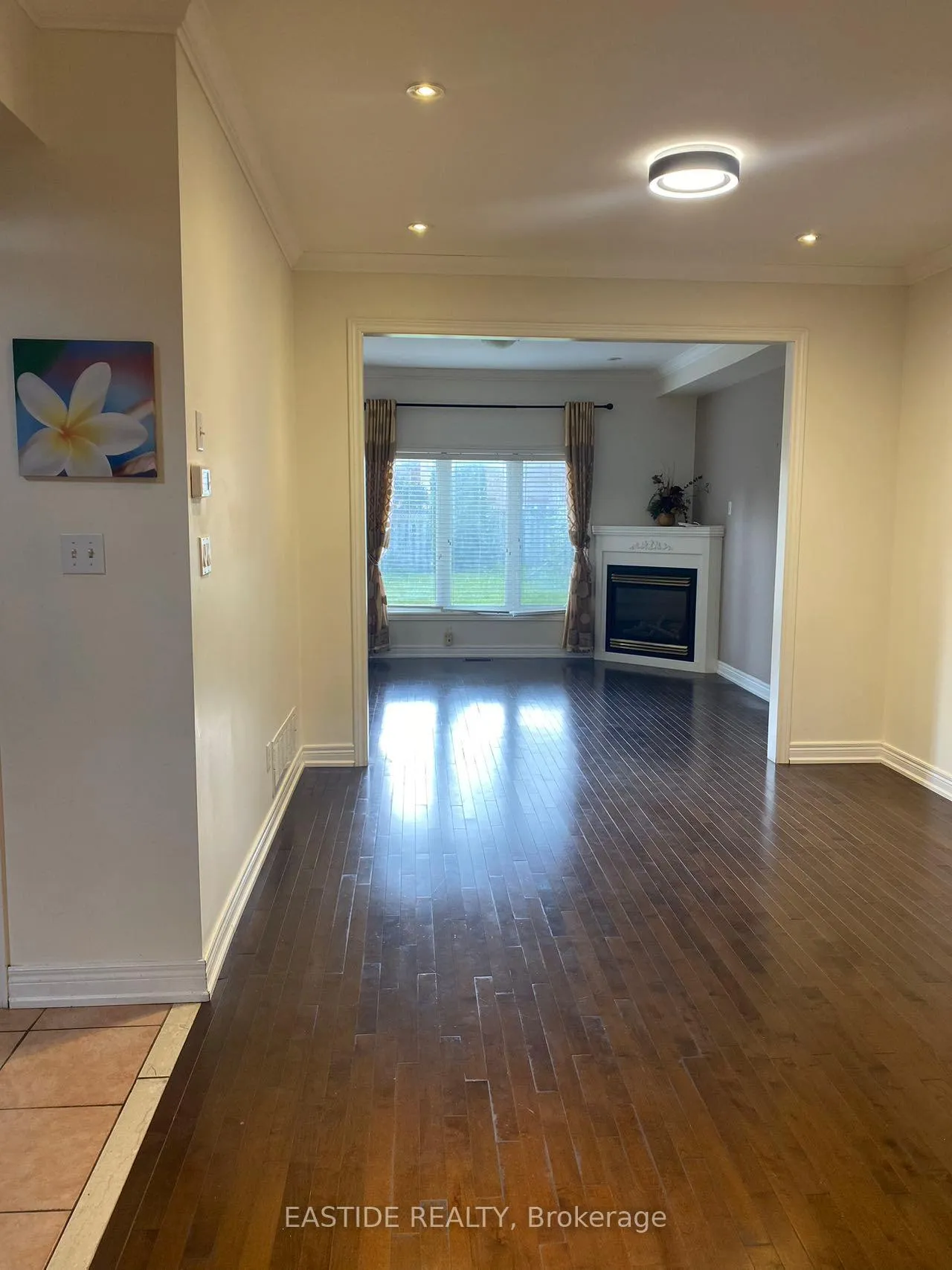 Photo 3 of 29 Quantum Street, Markham, Middlefield — HOMEH
