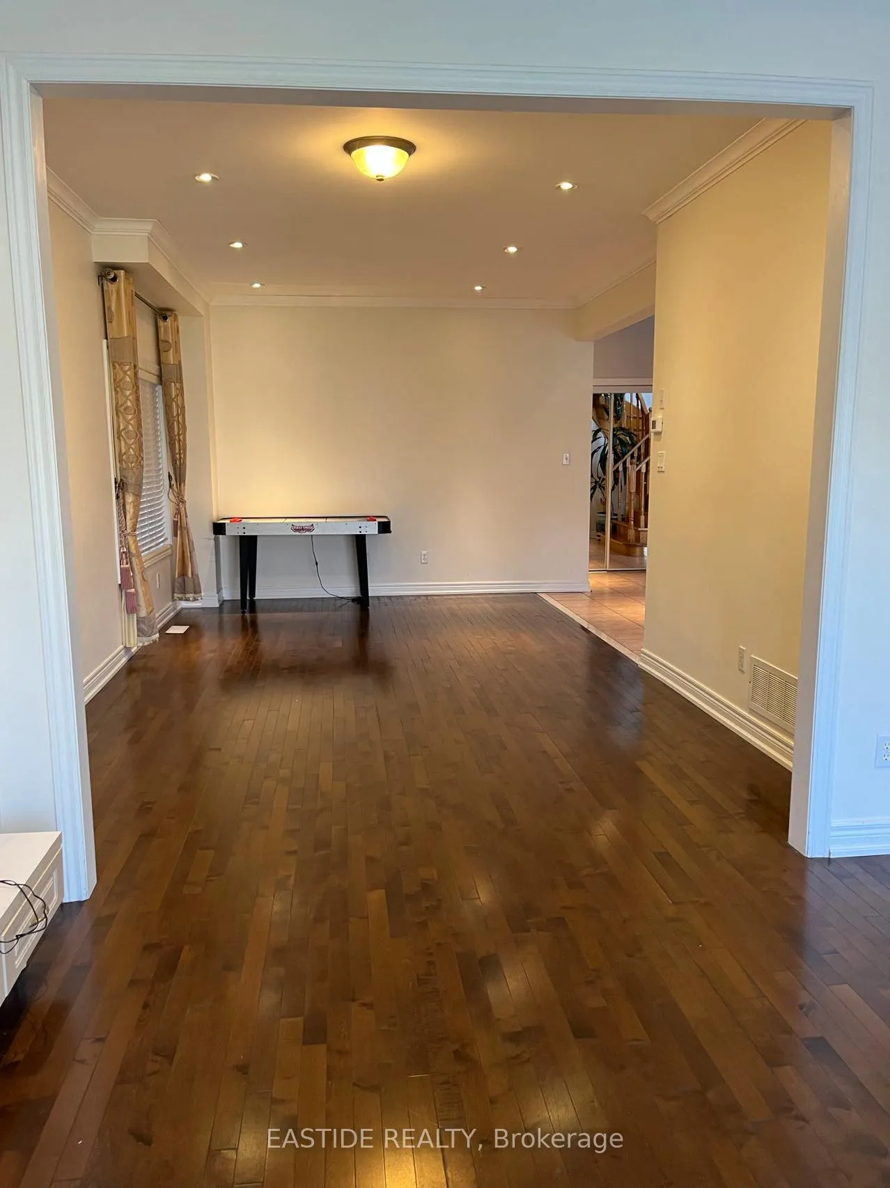 Photo 4 of 29 Quantum Street, Markham, Middlefield — HOMEH