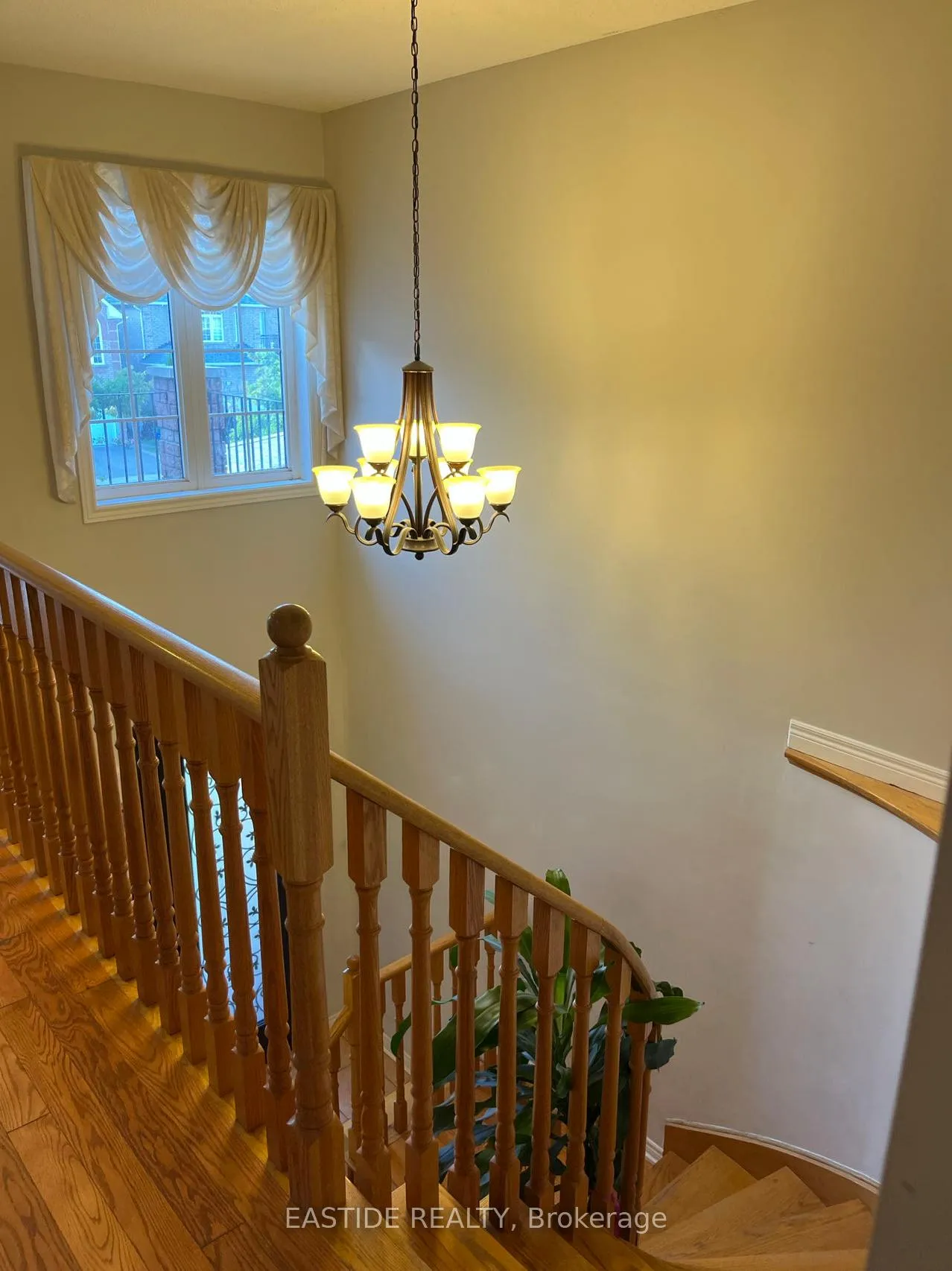 Photo 7 of 29 Quantum Street, Markham, Middlefield — HOMEH