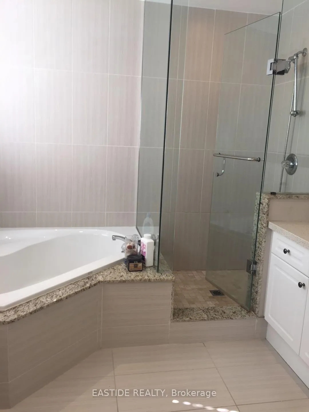 Photo 10 of 29 Quantum Street, Markham, Middlefield — HOMEH