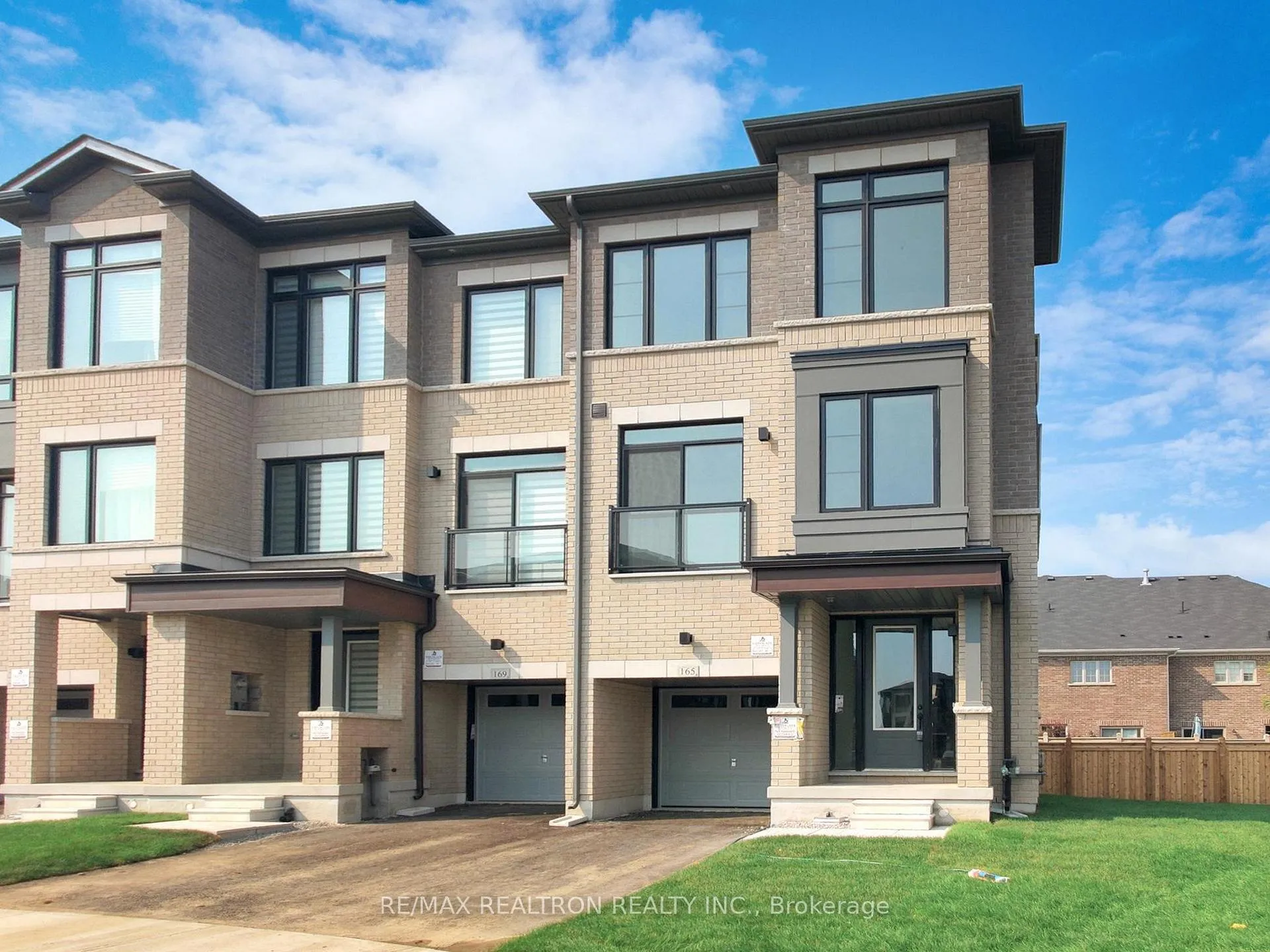 Photo 1 of 165 Tennant Circle, Vaughan, Vellore Village — HOMEH