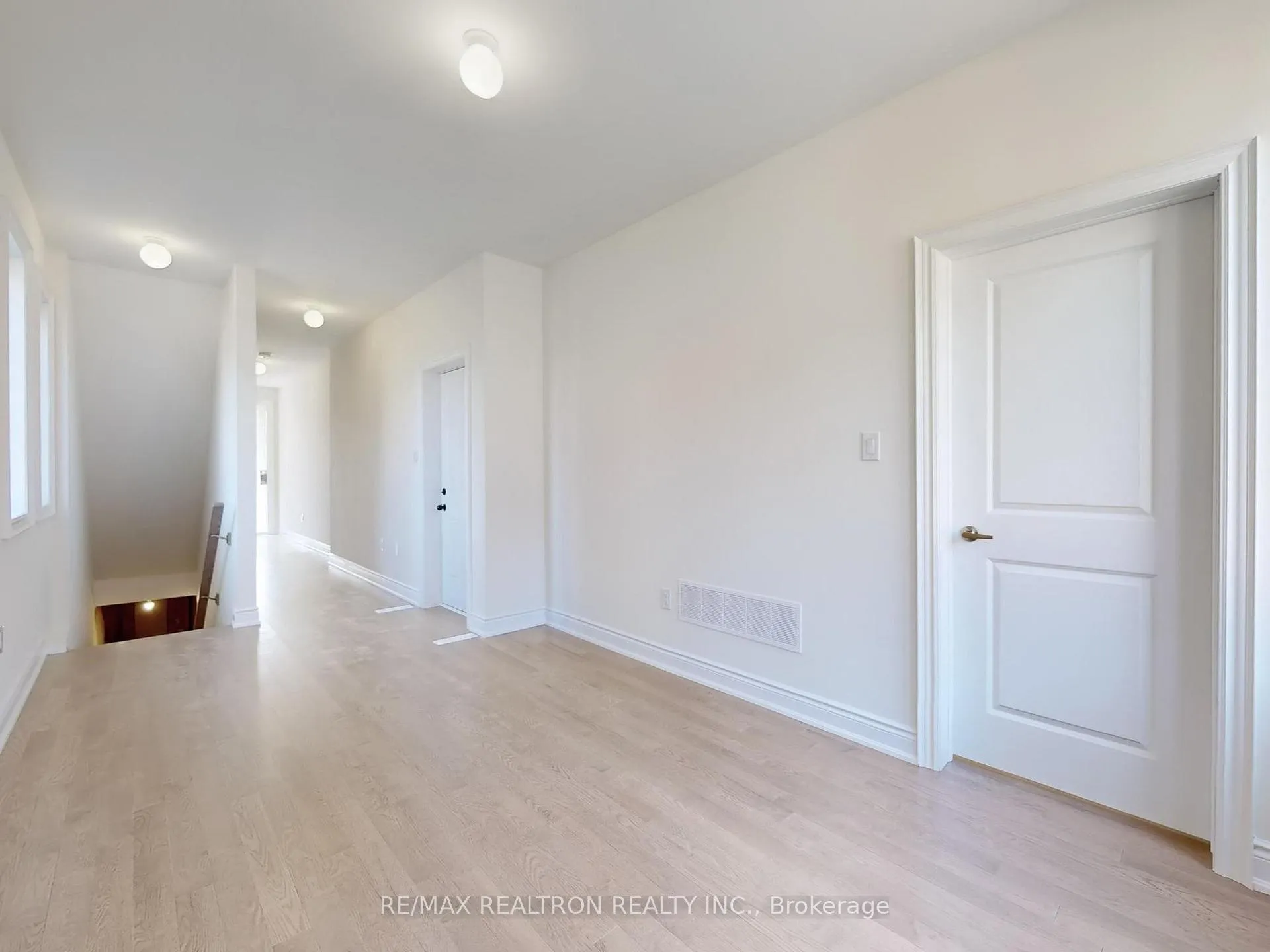 Photo 6 of 165 Tennant Circle, Vaughan, Vellore Village — HOMEH