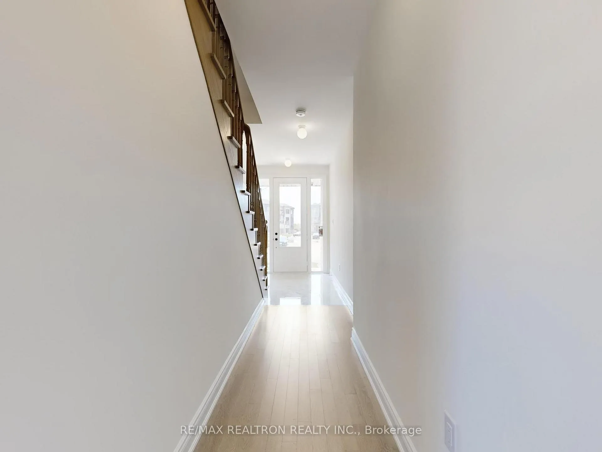 Photo 9 of 165 Tennant Circle, Vaughan, Vellore Village — HOMEH