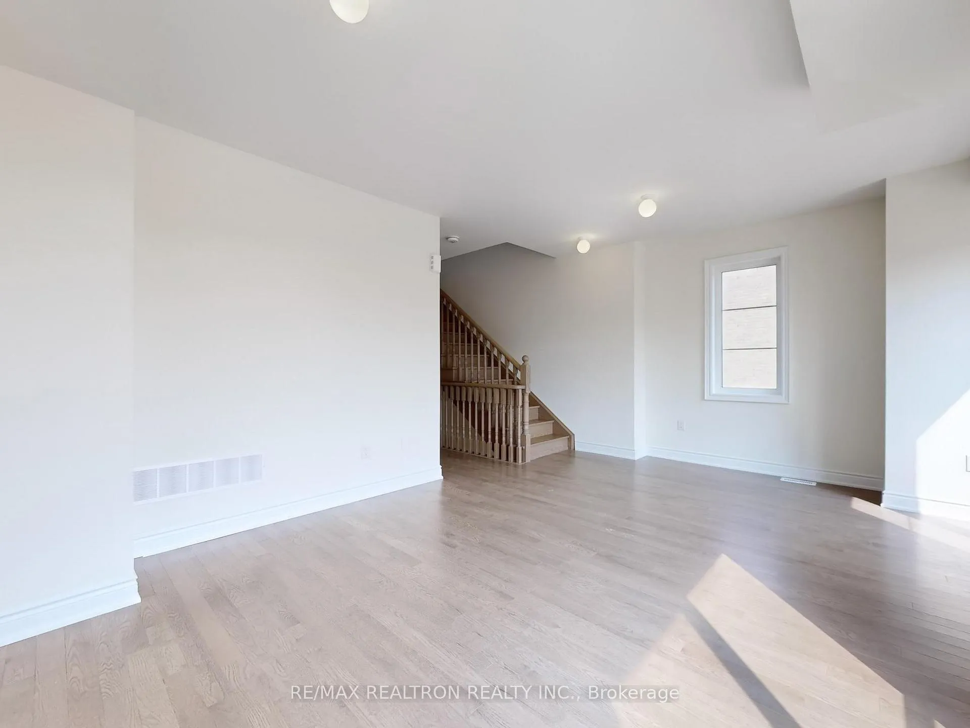 Photo 22 of 165 Tennant Circle, Vaughan, Vellore Village — HOMEH