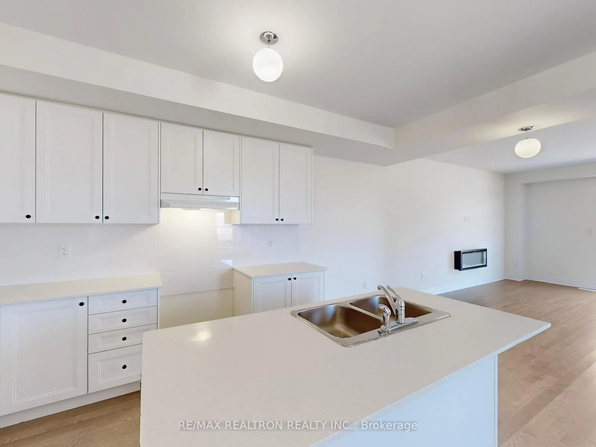Photo 30 of 165 Tennant Circle, Vaughan, Vellore Village — HOMEH