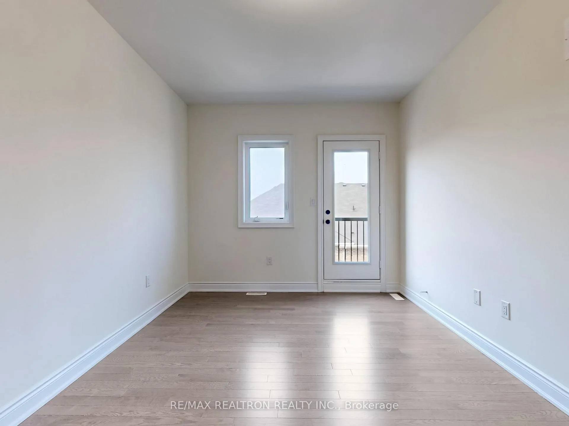 Photo 33 of 165 Tennant Circle, Vaughan, Vellore Village — HOMEH