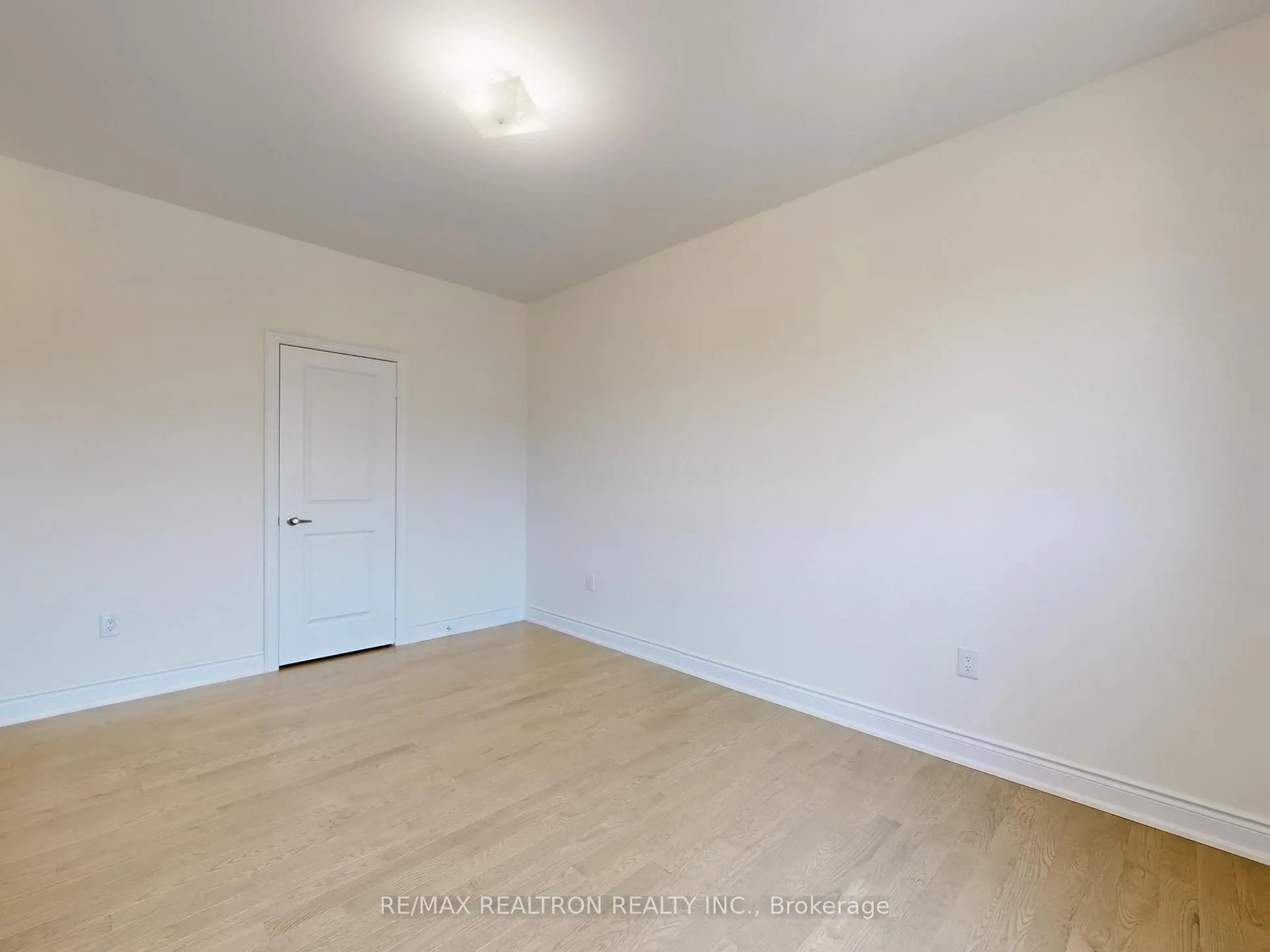 Photo 36 of 165 Tennant Circle, Vaughan, Vellore Village — HOMEH