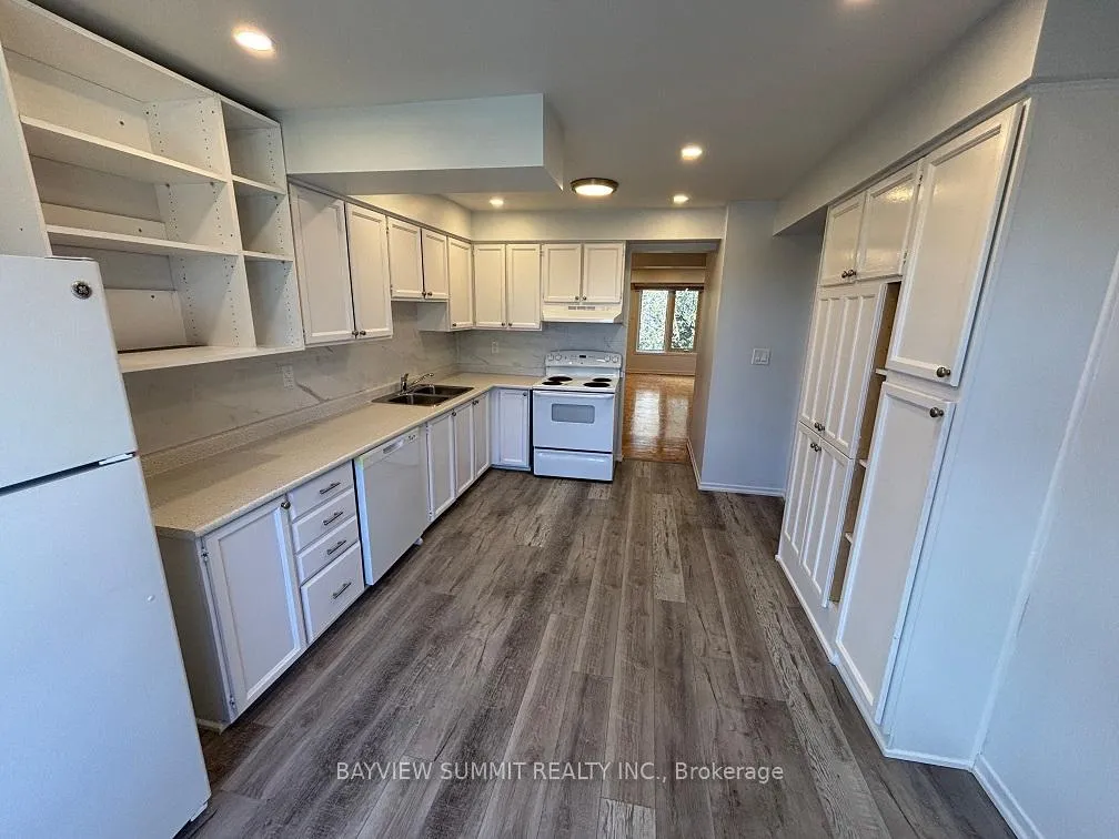 Photo 3 of 112 Olde Towne Place, Markham, Thornhill — HOMEH
