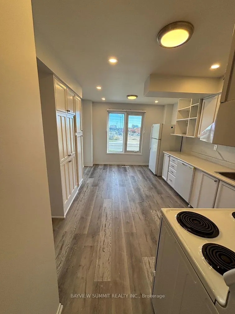 Photo 4 of 112 Olde Towne Place, Markham, Thornhill — HOMEH