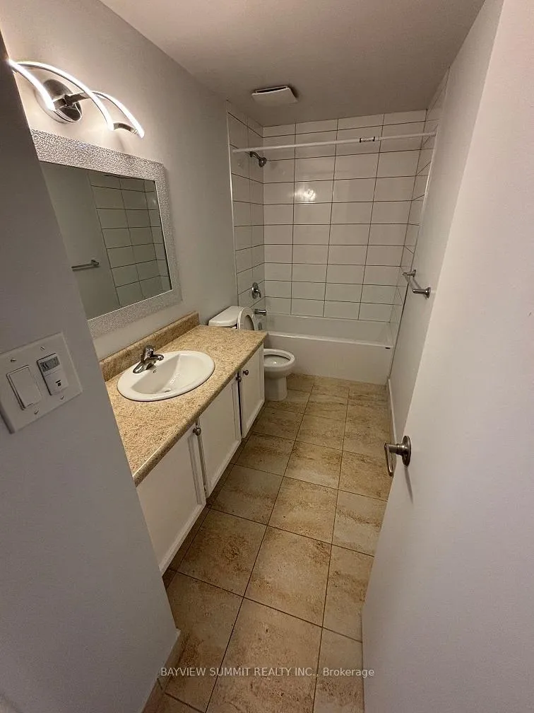 Photo 12 of 112 Olde Towne Place, Markham, Thornhill — HOMEH