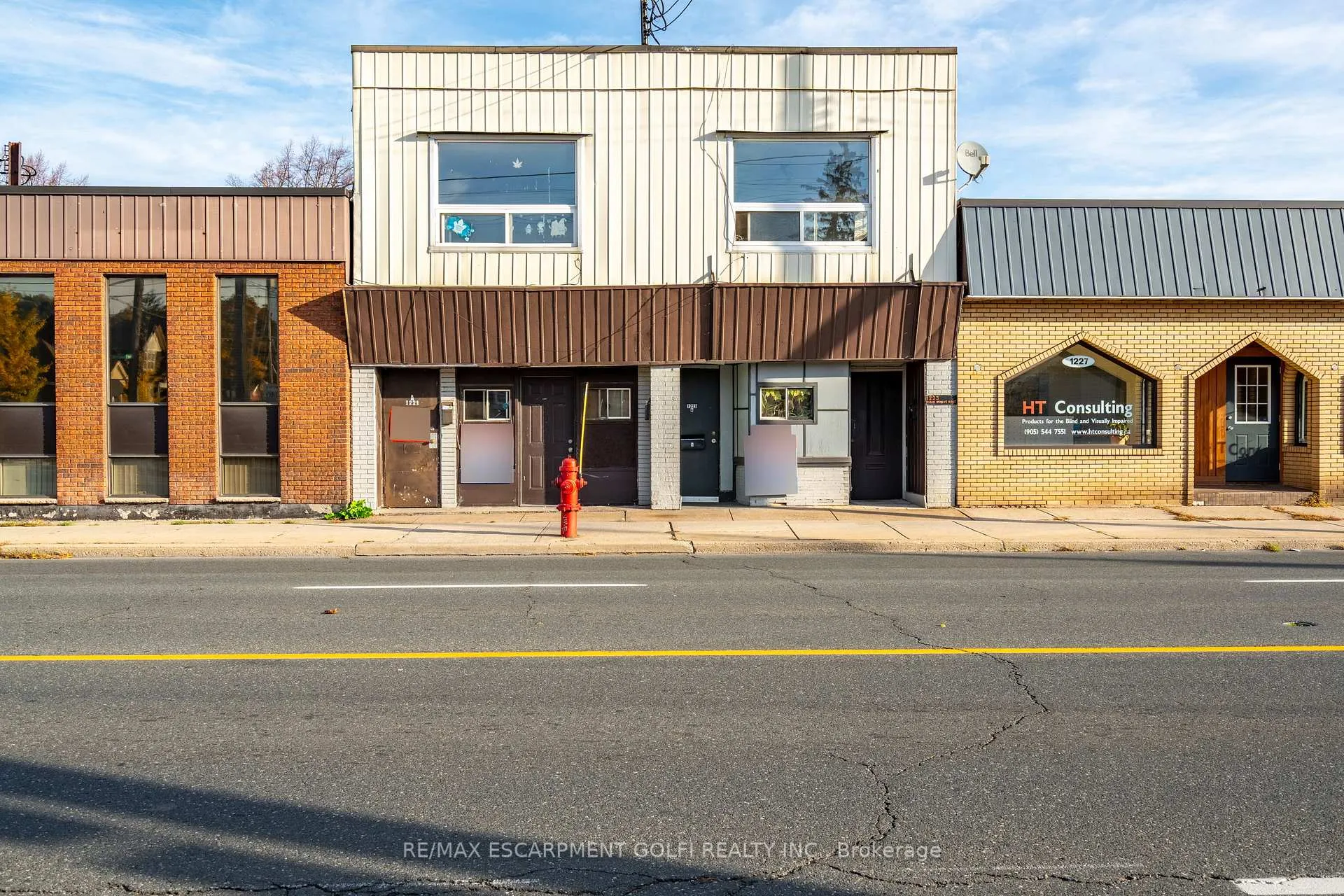 Front of 1221-1223 Main Street E