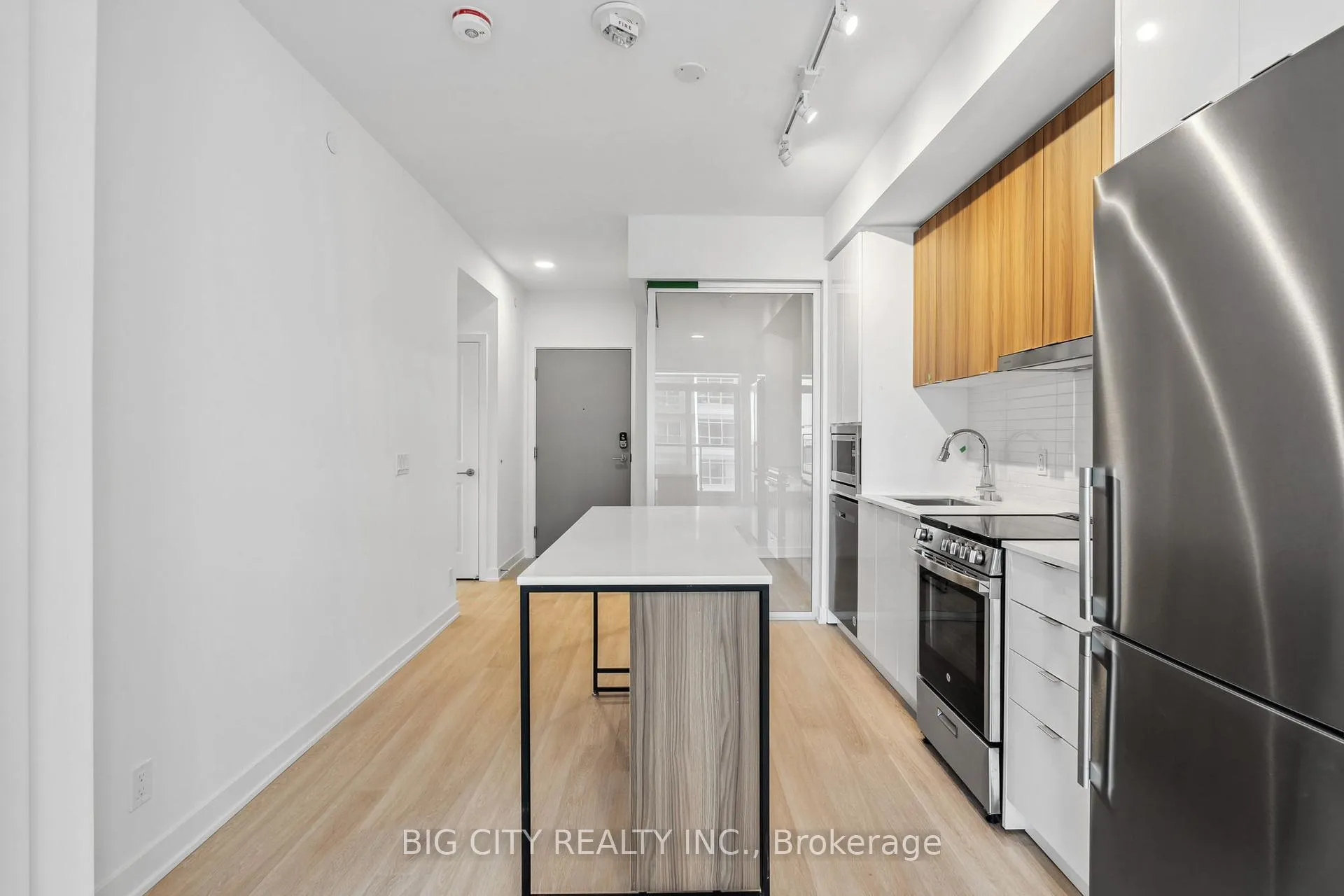 Photo 7 of Unit 1508, 30 Upper Mall Way, Vaughan, Brownridge — HOMEH