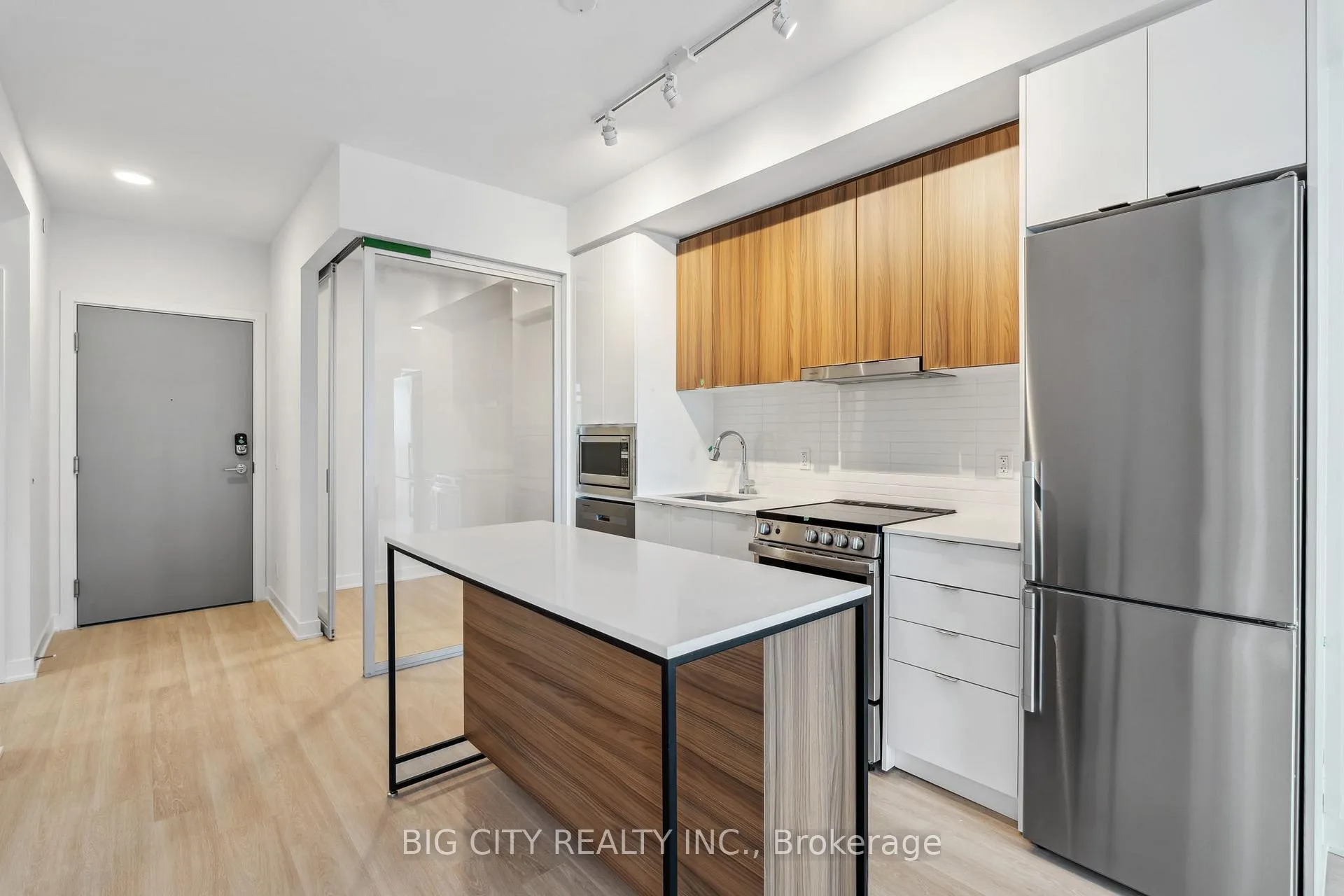 Photo 8 of Unit 1508, 30 Upper Mall Way, Vaughan, Brownridge — HOMEH