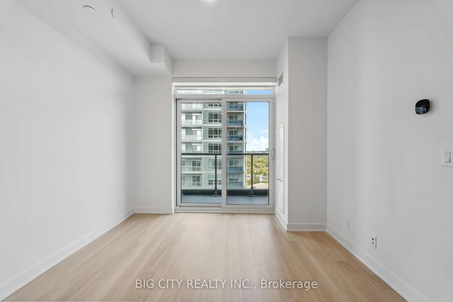 Photo 10 of Unit 1508, 30 Upper Mall Way, Vaughan, Brownridge — HOMEH