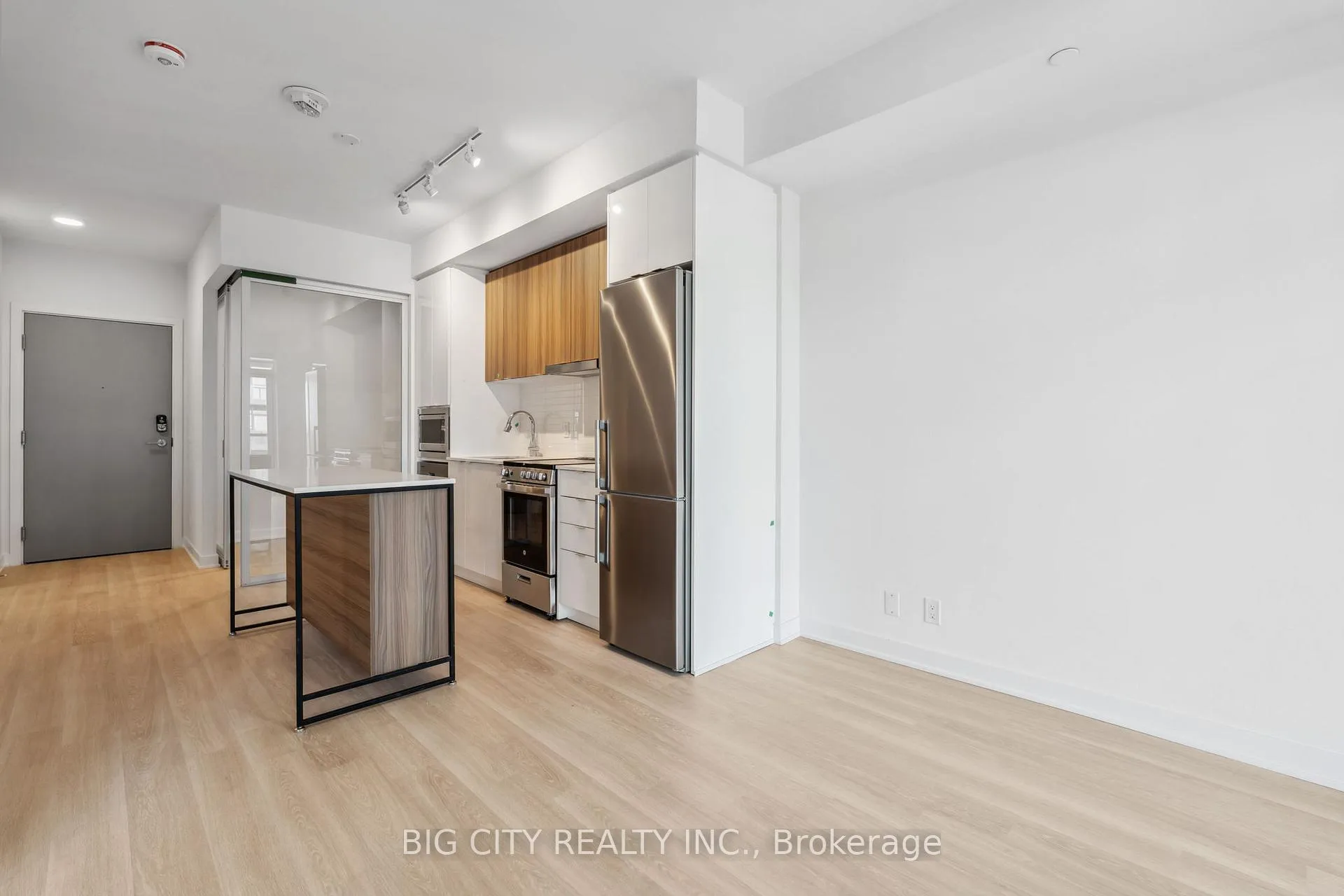 Photo 13 of Unit 1508, 30 Upper Mall Way, Vaughan, Brownridge — HOMEH