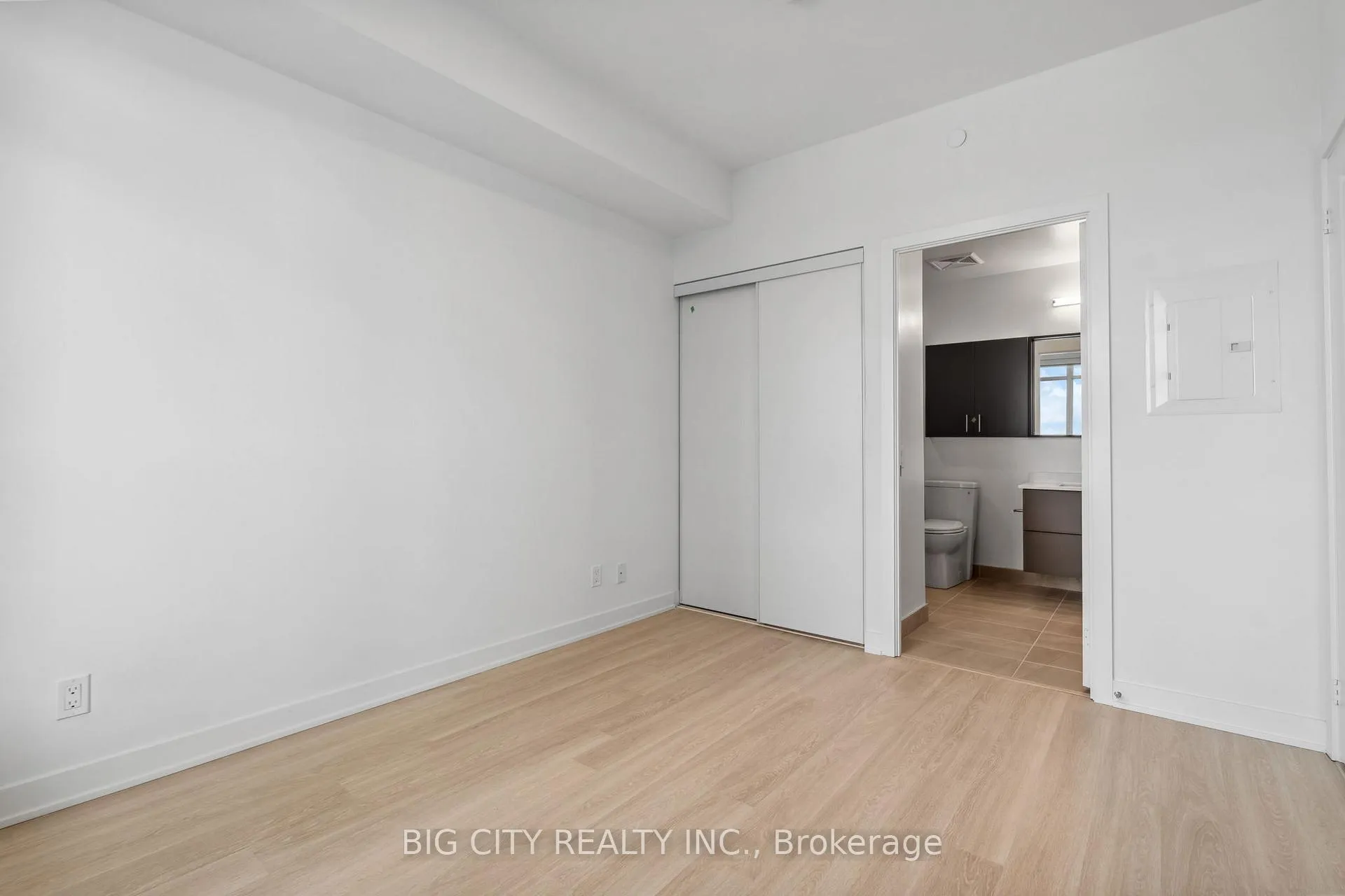 Photo 15 of Unit 1508, 30 Upper Mall Way, Vaughan, Brownridge — HOMEH