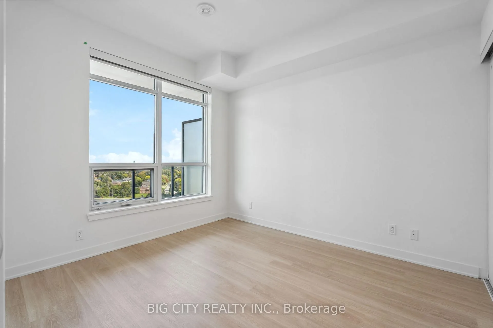Photo 16 of Unit 1508, 30 Upper Mall Way, Vaughan, Brownridge — HOMEH