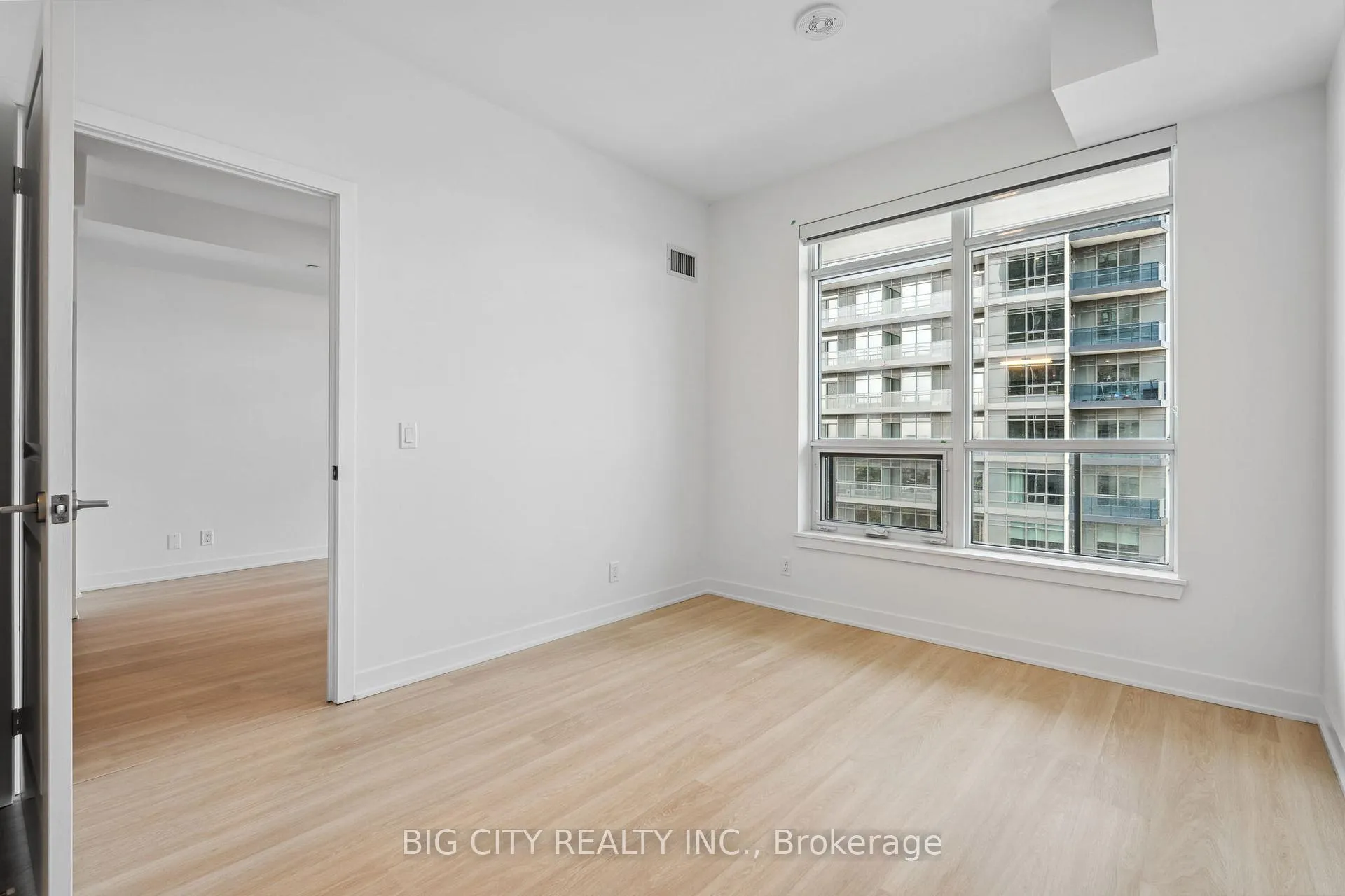 Photo 18 of Unit 1508, 30 Upper Mall Way, Vaughan, Brownridge — HOMEH