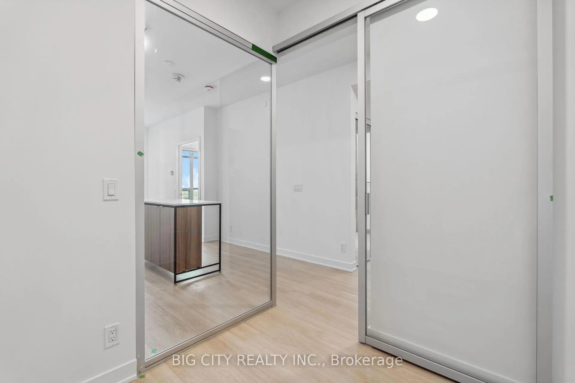 Photo 21 of Unit 1508, 30 Upper Mall Way, Vaughan, Brownridge — HOMEH