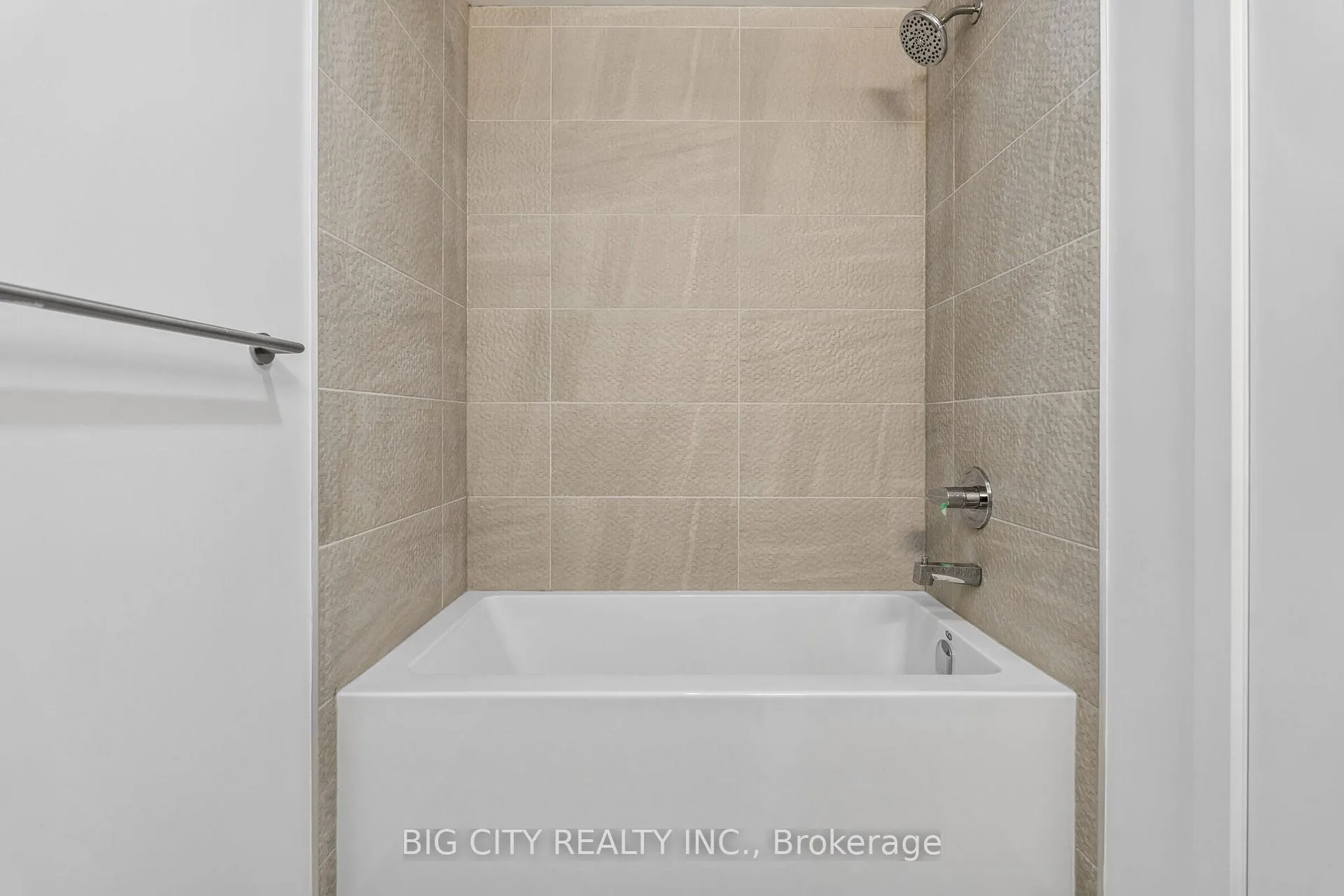 Photo 23 of Unit 1508, 30 Upper Mall Way, Vaughan, Brownridge — HOMEH