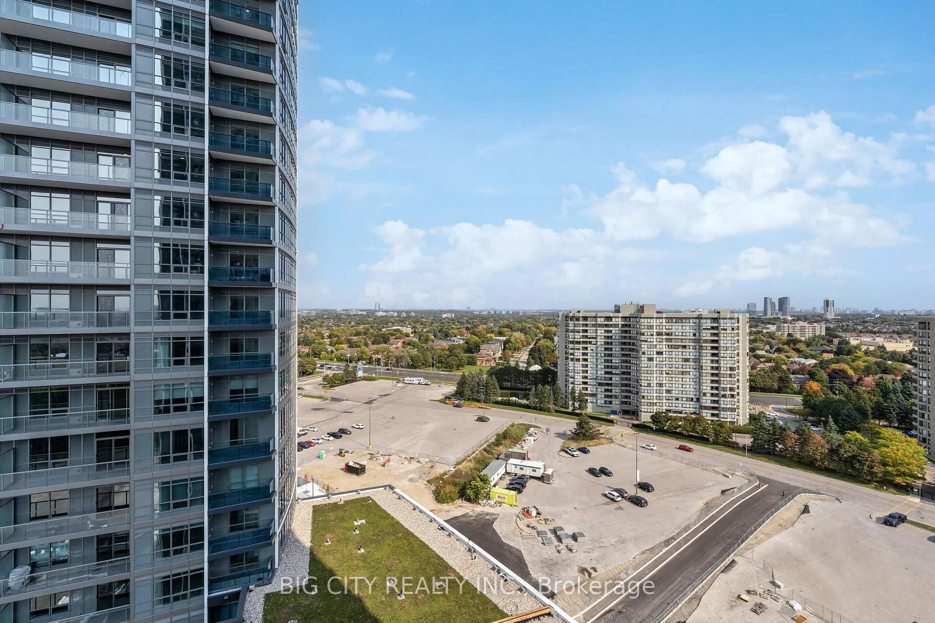 Photo 27 of Unit 1508, 30 Upper Mall Way, Vaughan, Brownridge — HOMEH
