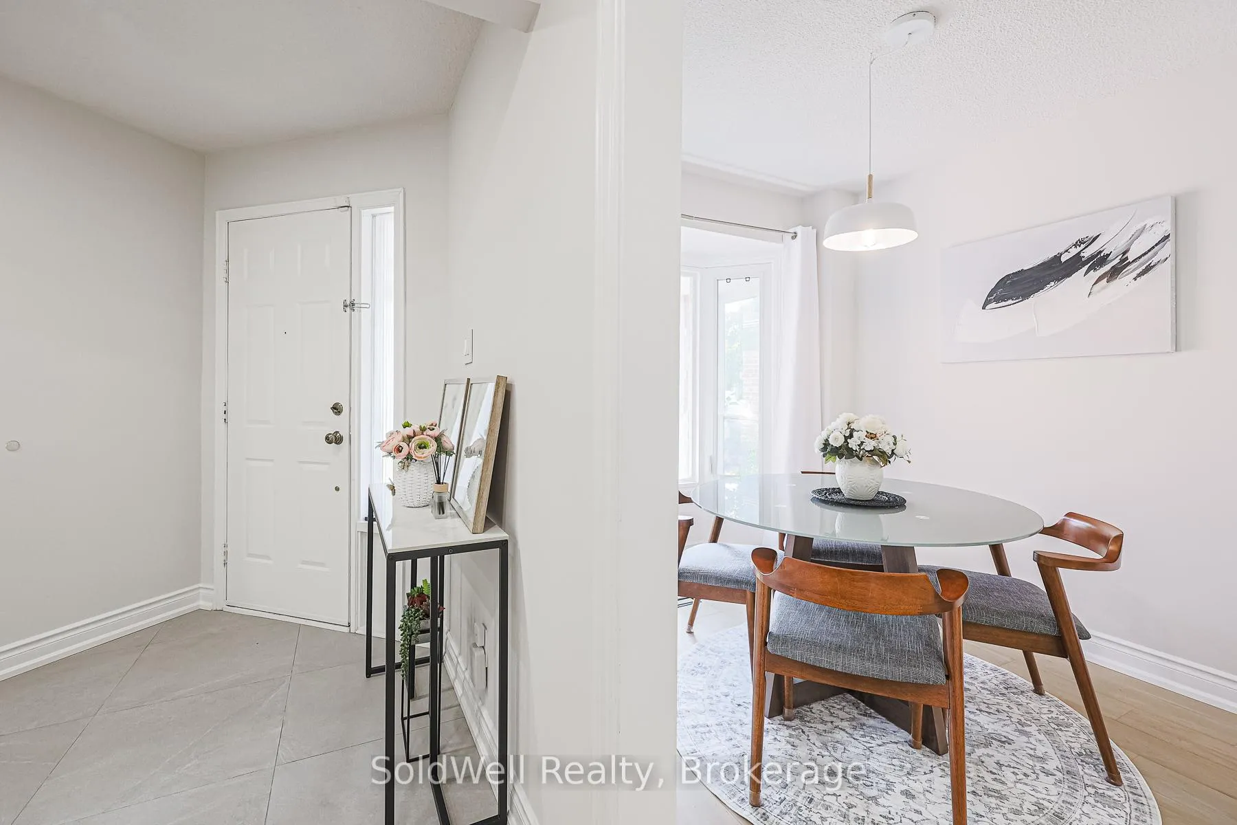Photo 7 of 160 Charles Street, Vaughan, Crestwood-Springfarm-Yorkhill — HOMEH