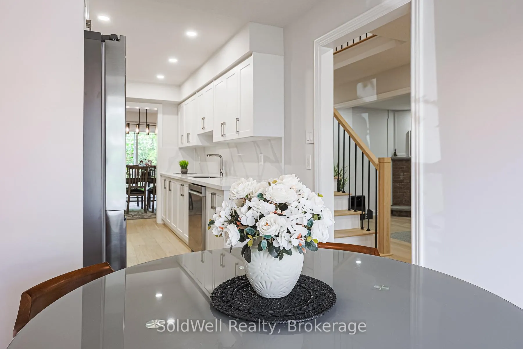 Photo 8 of 160 Charles Street, Vaughan, Crestwood-Springfarm-Yorkhill — HOMEH