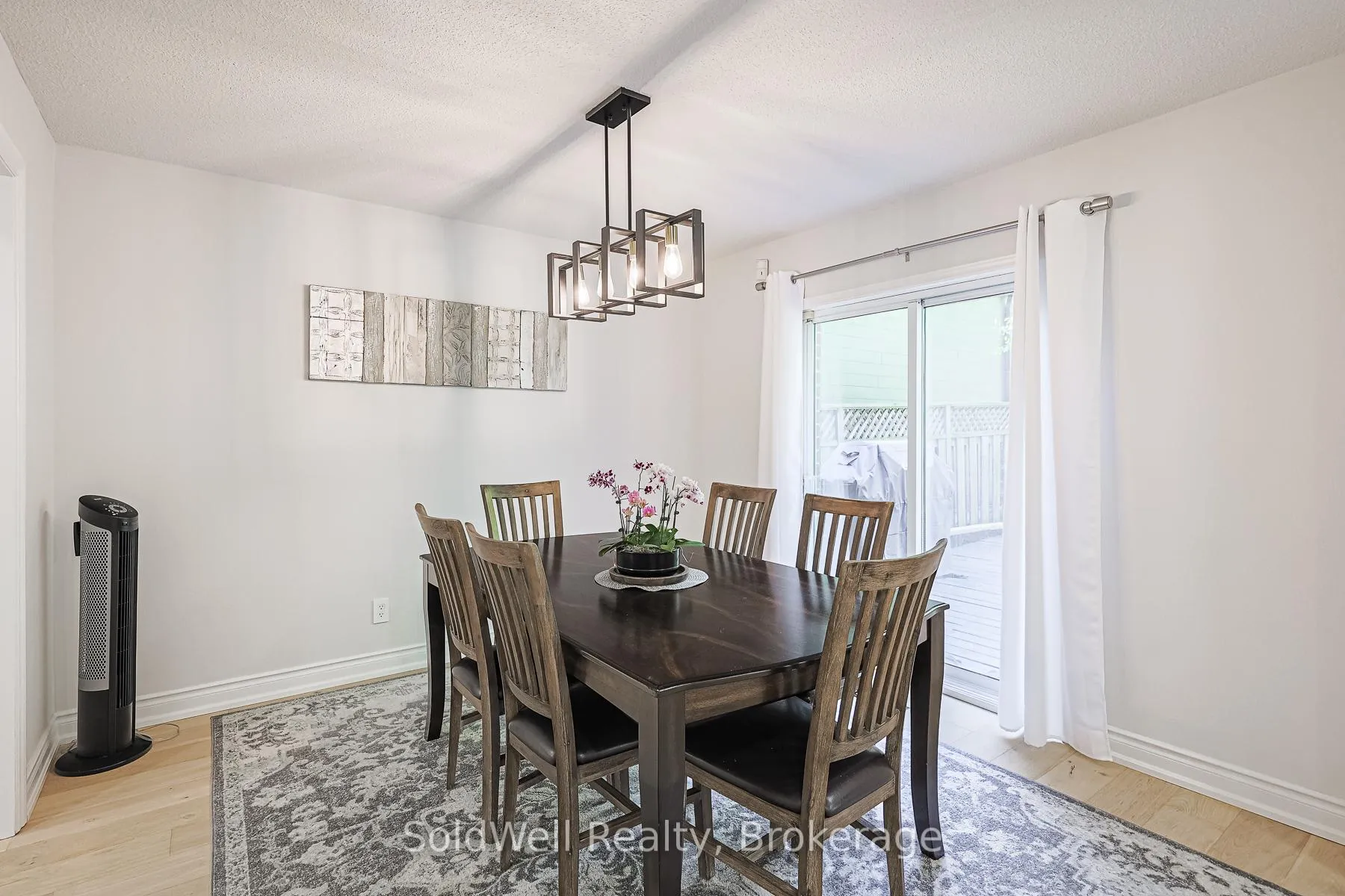 Photo 14 of 160 Charles Street, Vaughan, Crestwood-Springfarm-Yorkhill — HOMEH