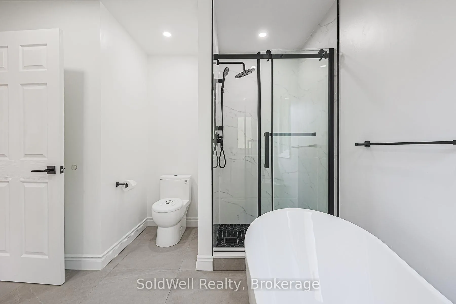 Photo 23 of 160 Charles Street, Vaughan, Crestwood-Springfarm-Yorkhill — HOMEH