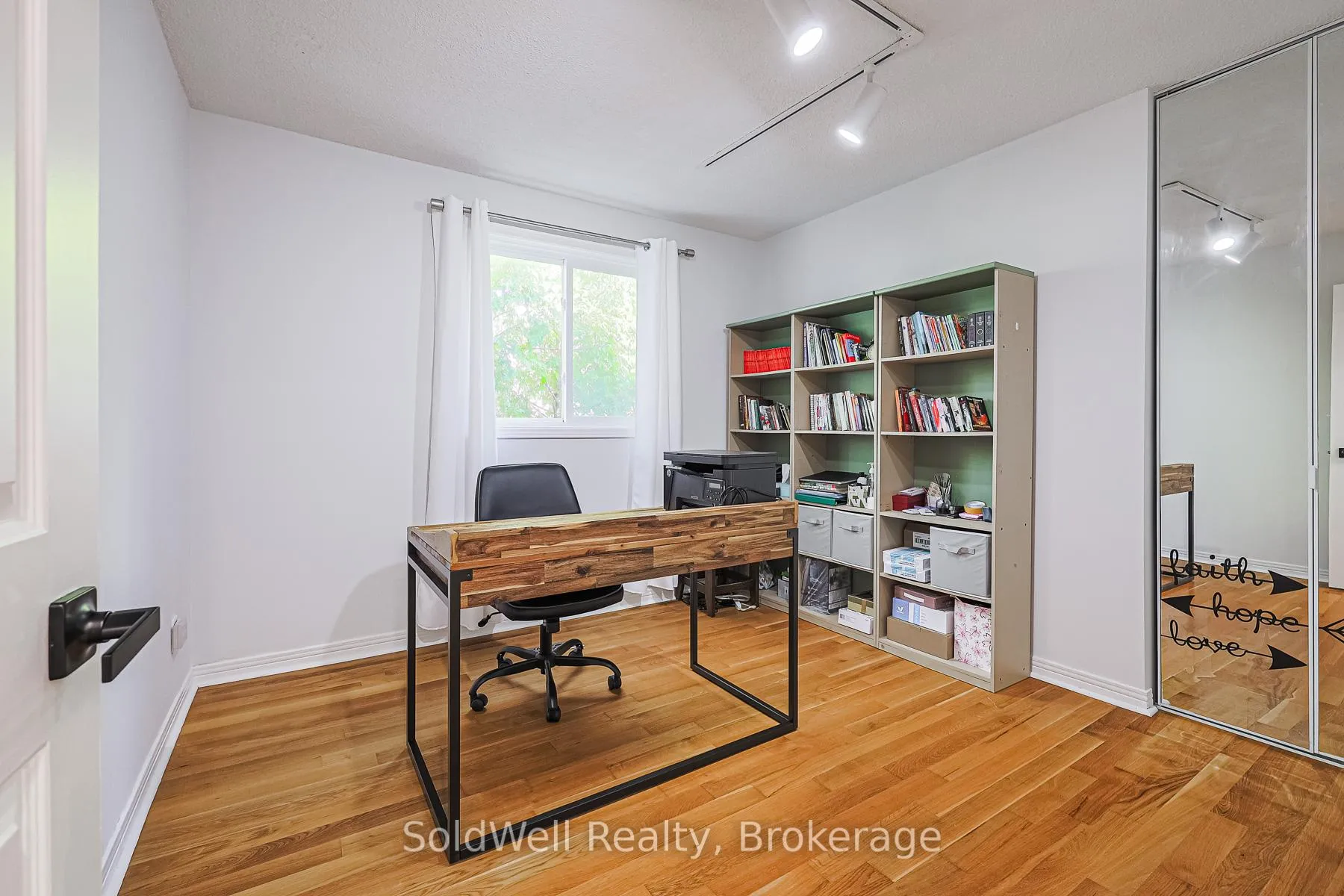 Photo 24 of 160 Charles Street, Vaughan, Crestwood-Springfarm-Yorkhill — HOMEH