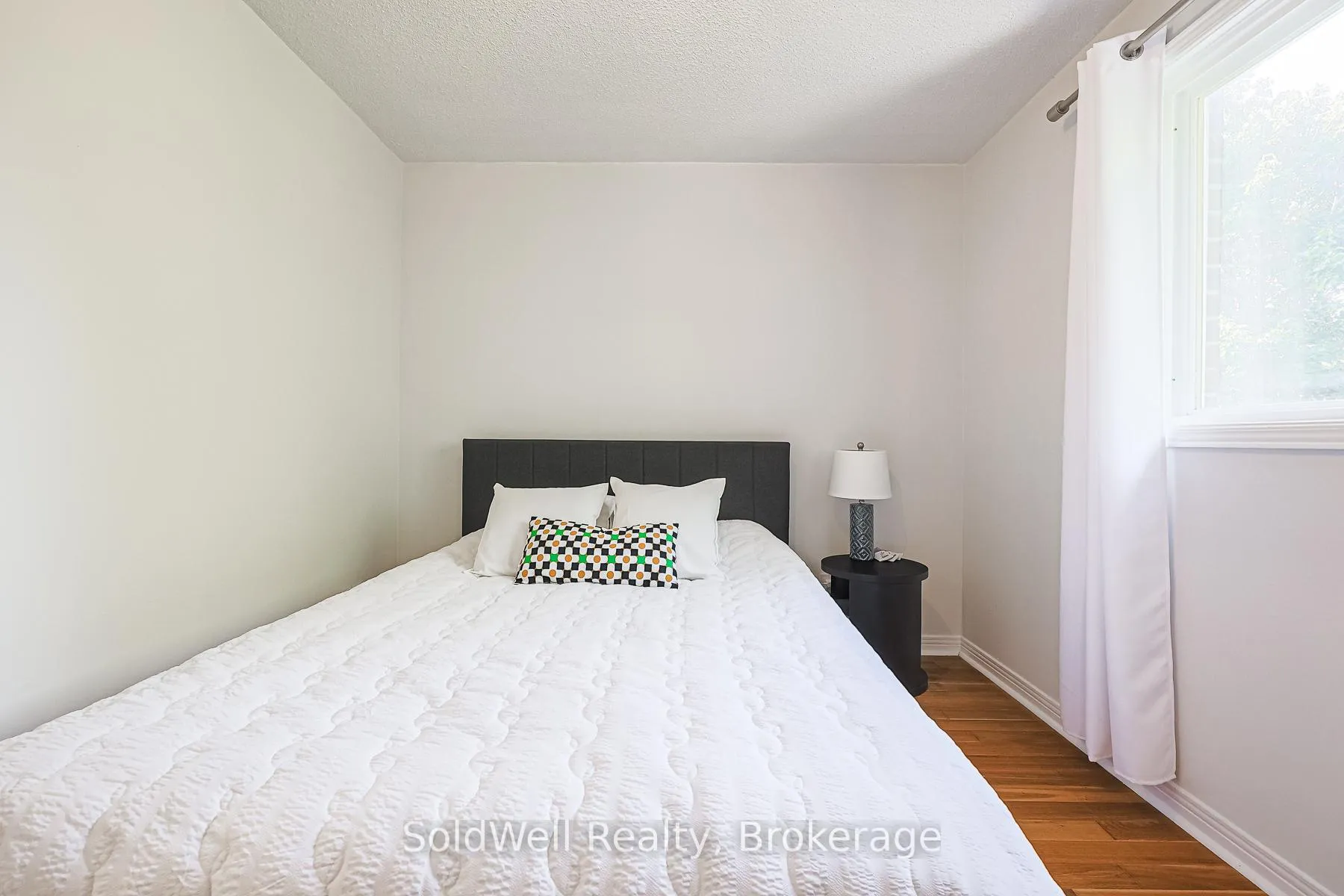 Photo 30 of 160 Charles Street, Vaughan, Crestwood-Springfarm-Yorkhill — HOMEH