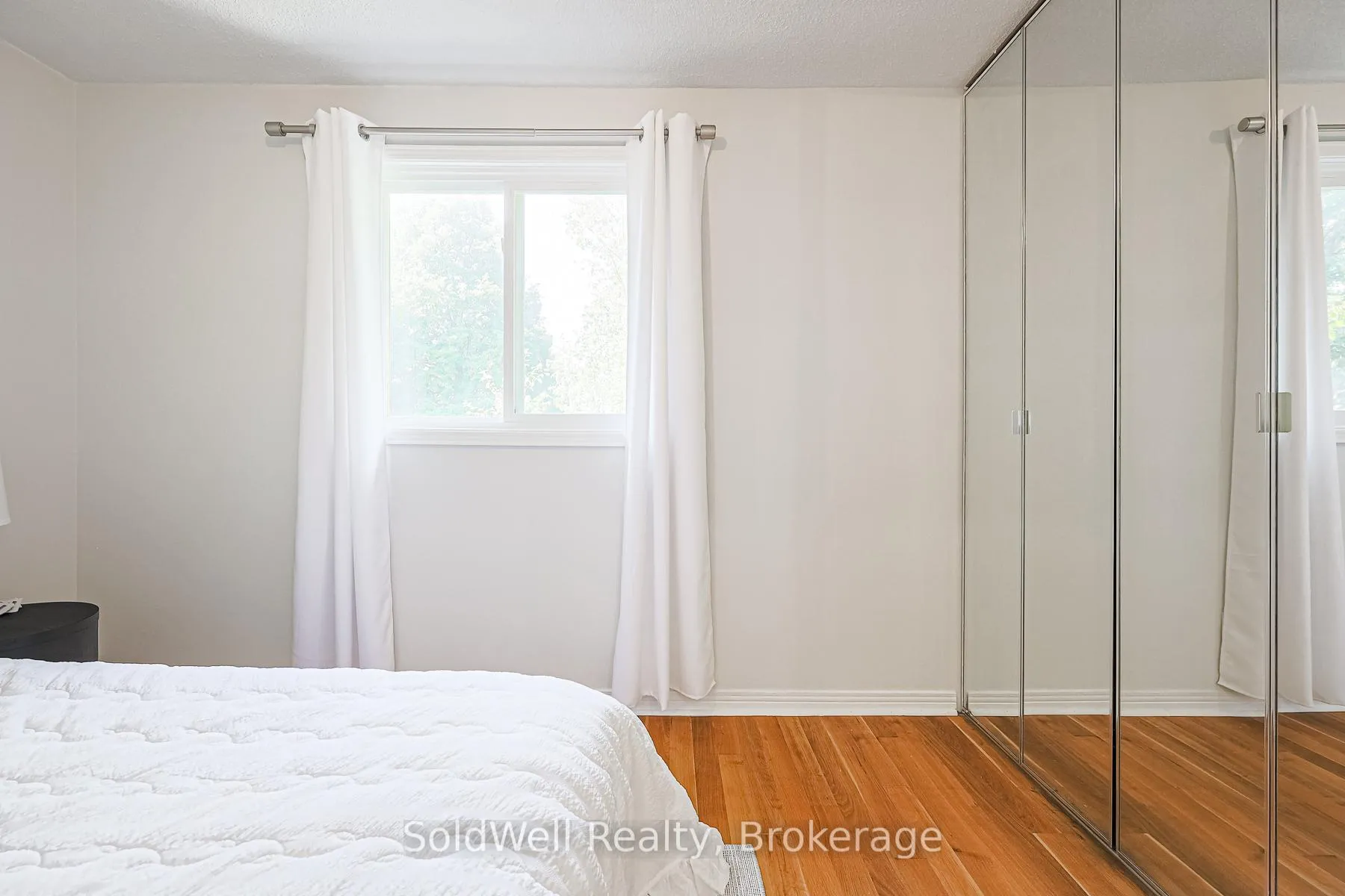 Photo 31 of 160 Charles Street, Vaughan, Crestwood-Springfarm-Yorkhill — HOMEH