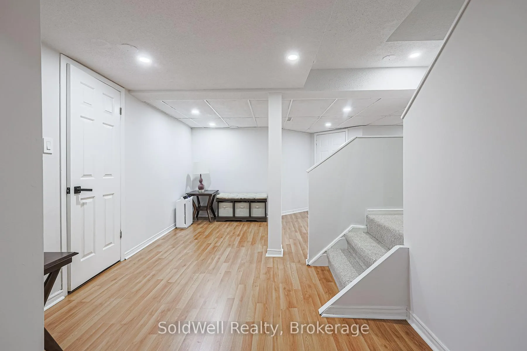 Photo 42 of 160 Charles Street, Vaughan, Crestwood-Springfarm-Yorkhill — HOMEH