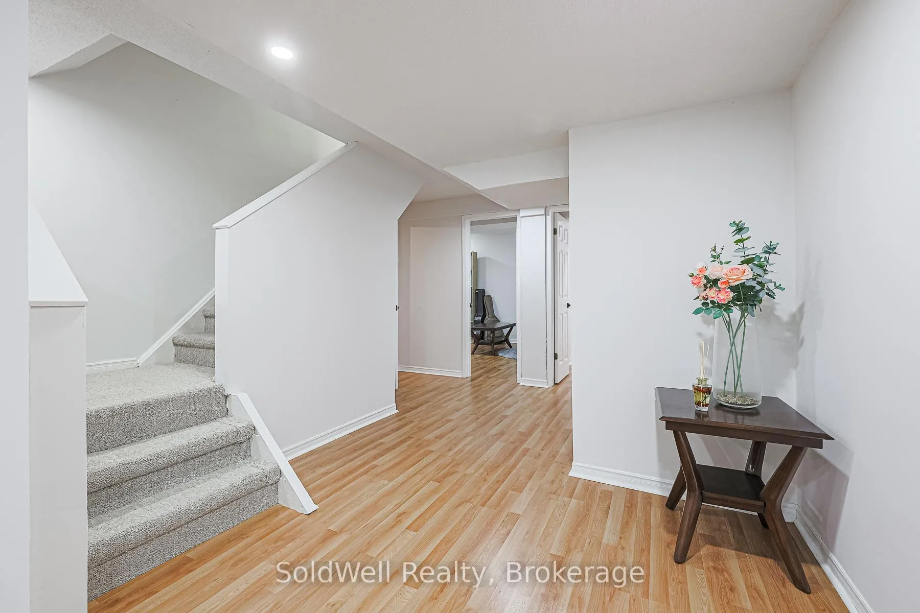 Photo 43 of 160 Charles Street, Vaughan, Crestwood-Springfarm-Yorkhill — HOMEH